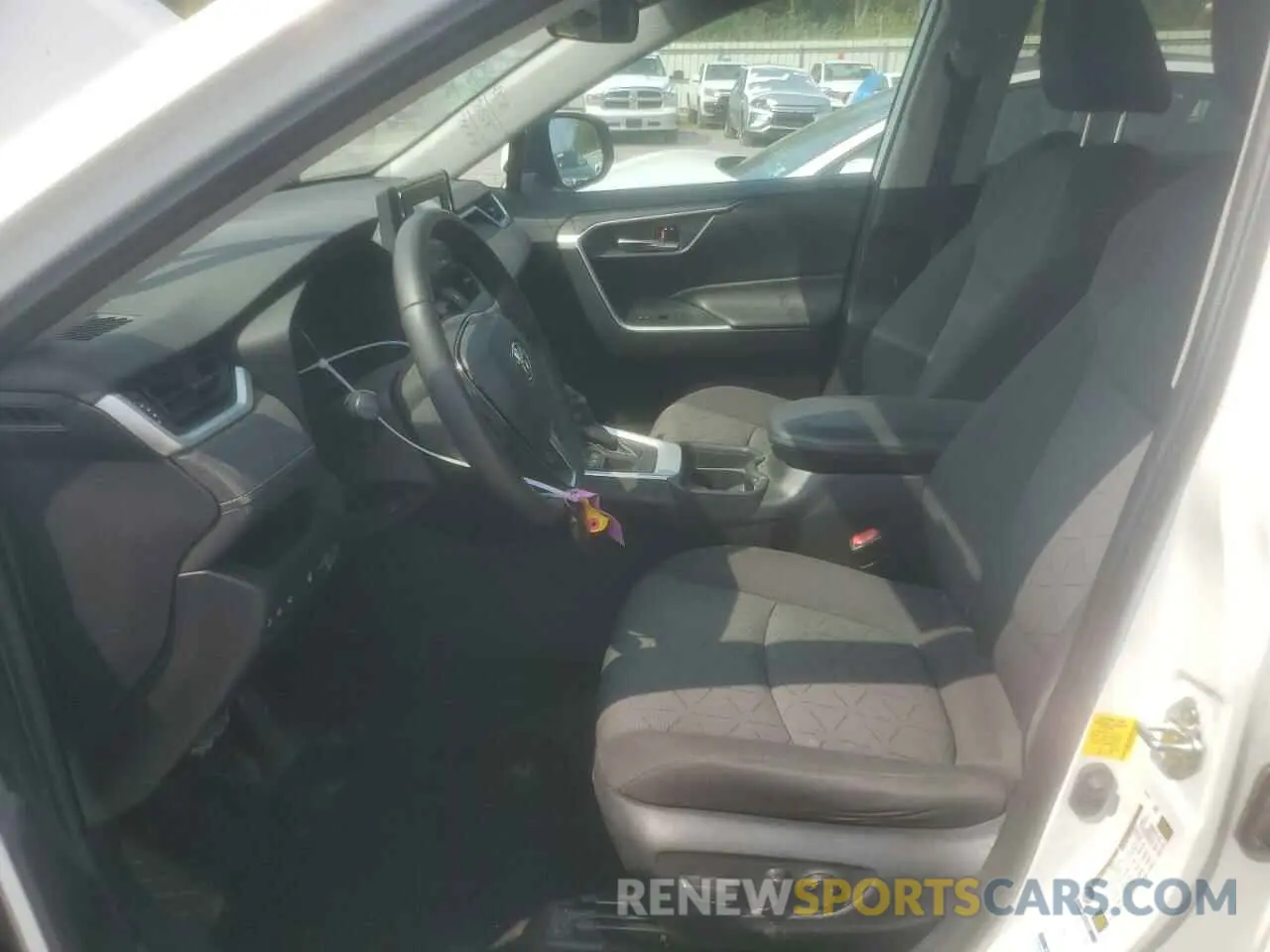 7 Photograph of a damaged car 2T3P1RFV7LW138623 TOYOTA RAV4 2020