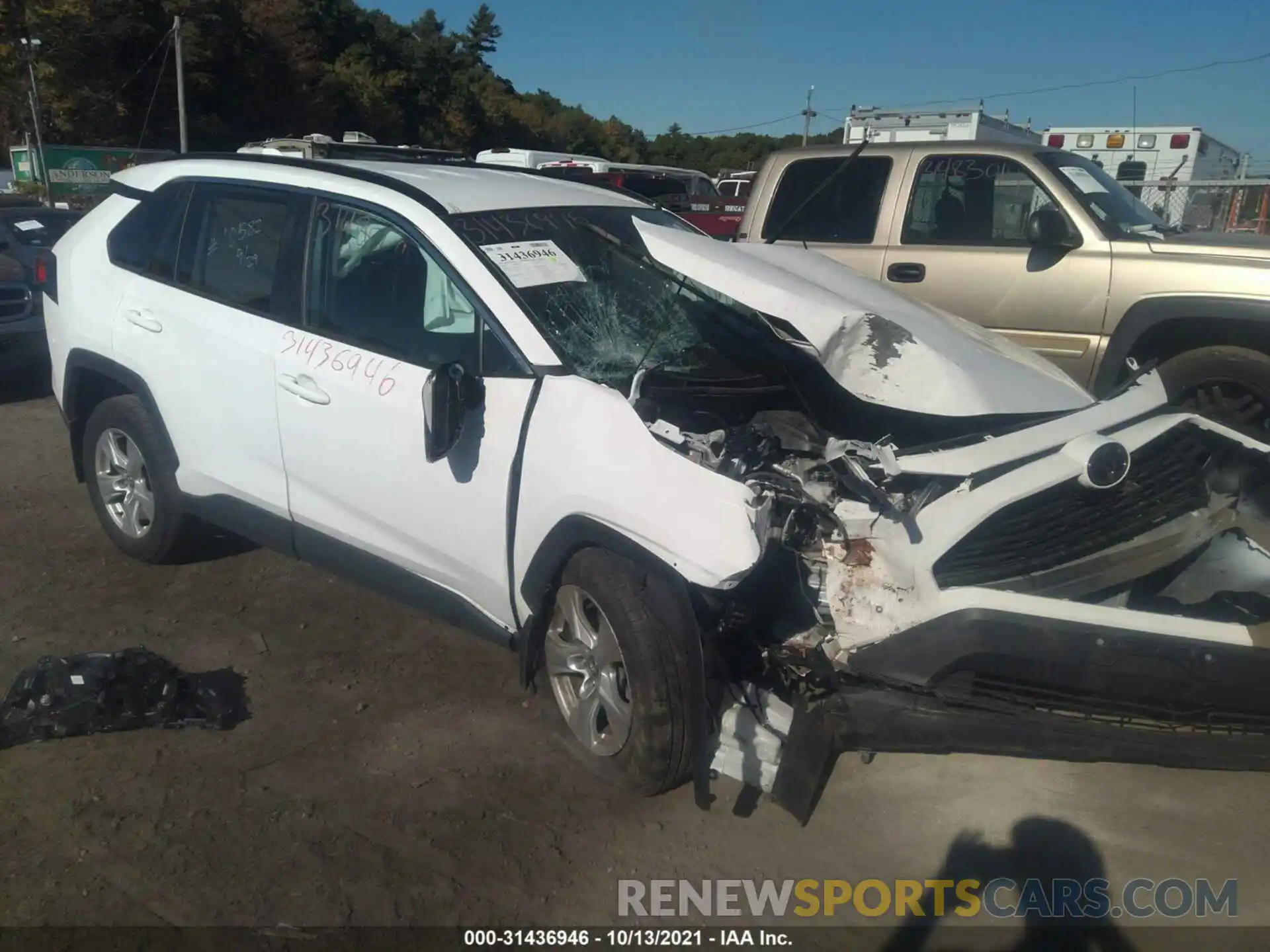 1 Photograph of a damaged car 2T3P1RFV8LC071161 TOYOTA RAV4 2020