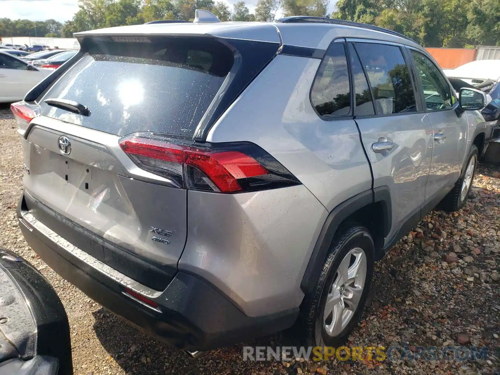 4 Photograph of a damaged car 2T3P1RFV8LC072486 TOYOTA RAV4 2020