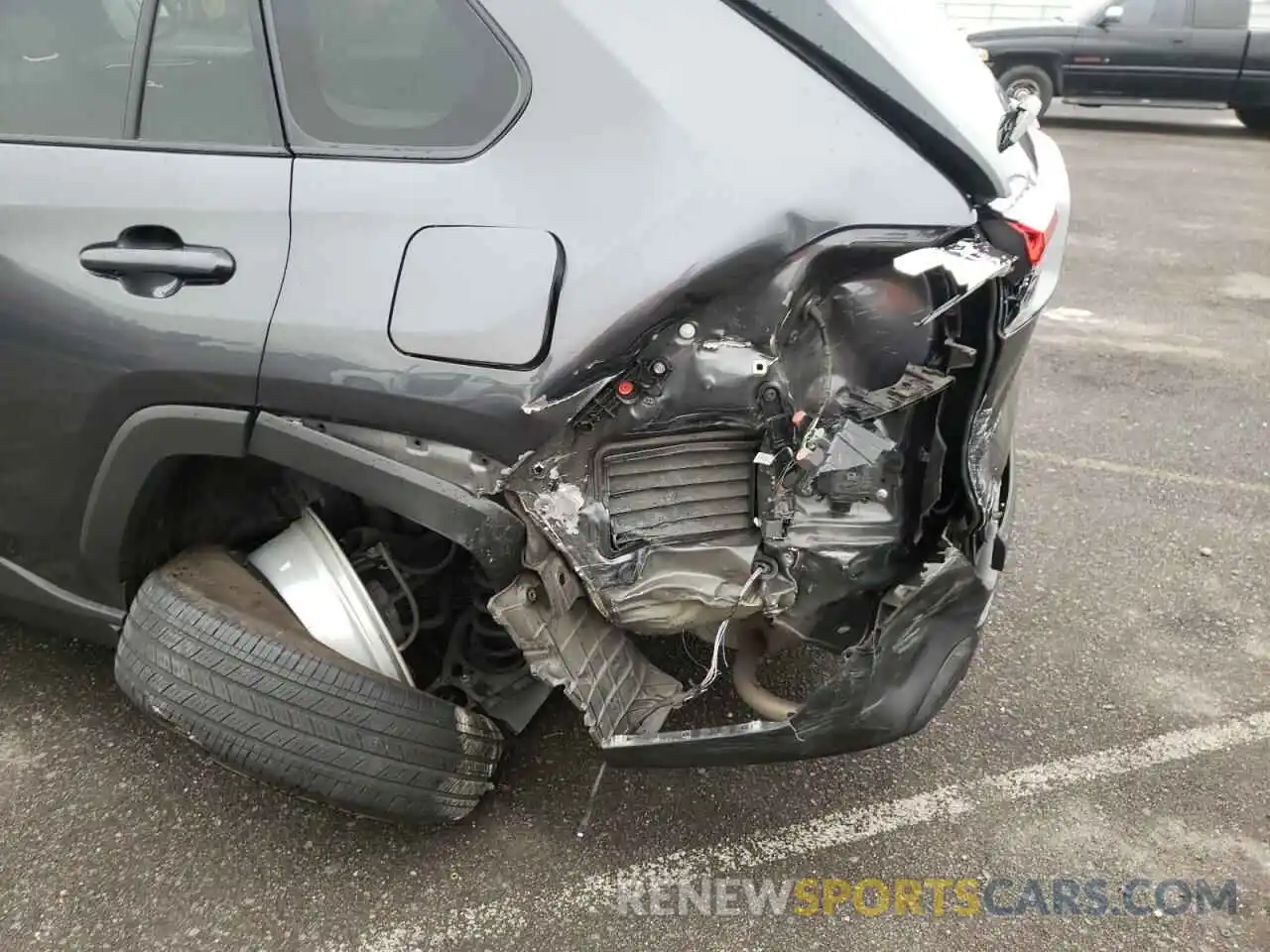 9 Photograph of a damaged car 2T3P1RFV8LC072567 TOYOTA RAV4 2020