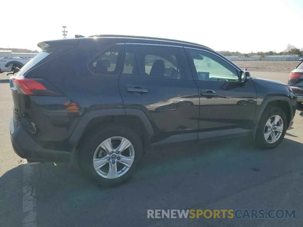 3 Photograph of a damaged car 2T3P1RFV8LC075971 TOYOTA RAV4 2020