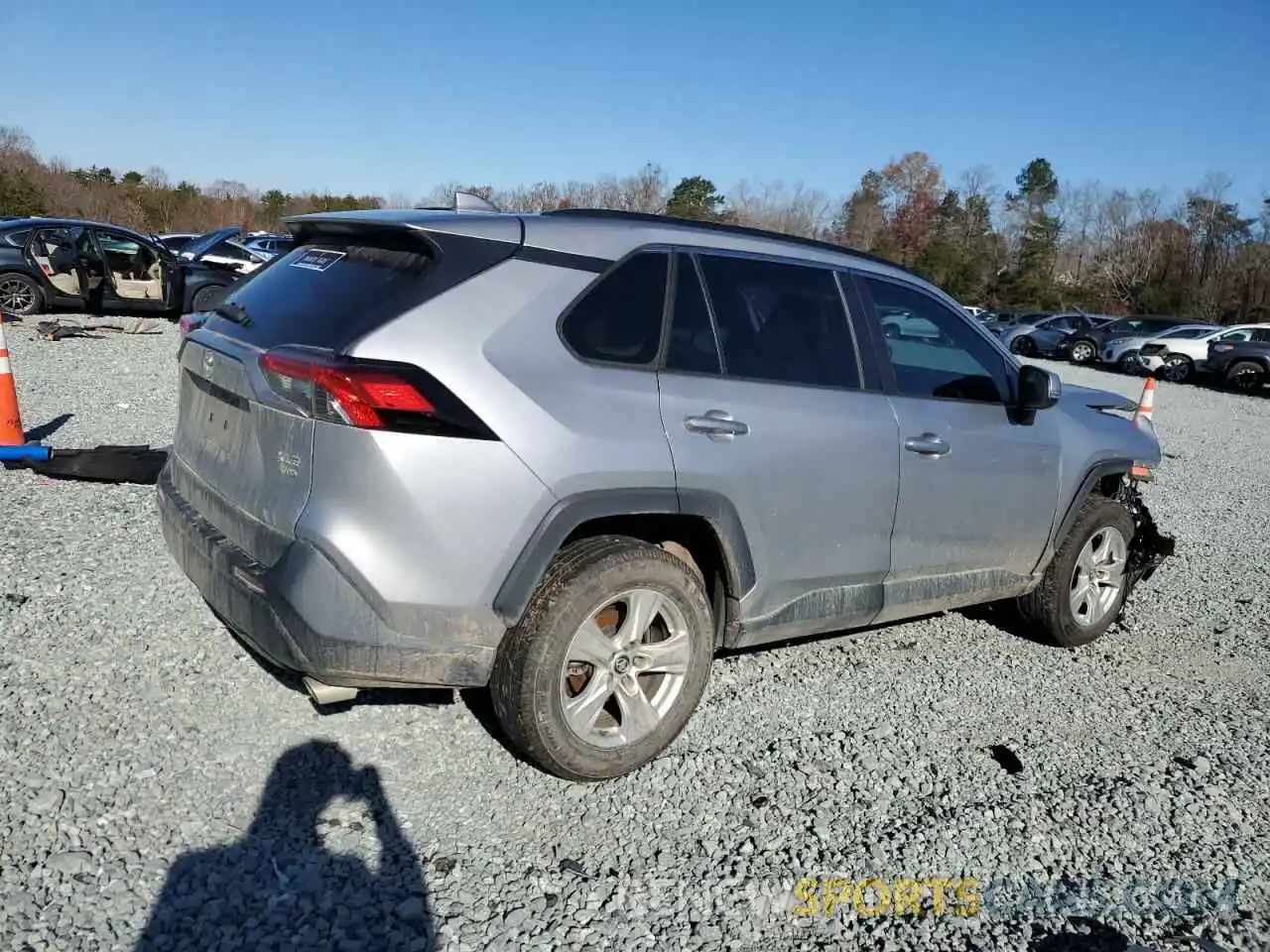 3 Photograph of a damaged car 2T3P1RFV8LC076702 TOYOTA RAV4 2020