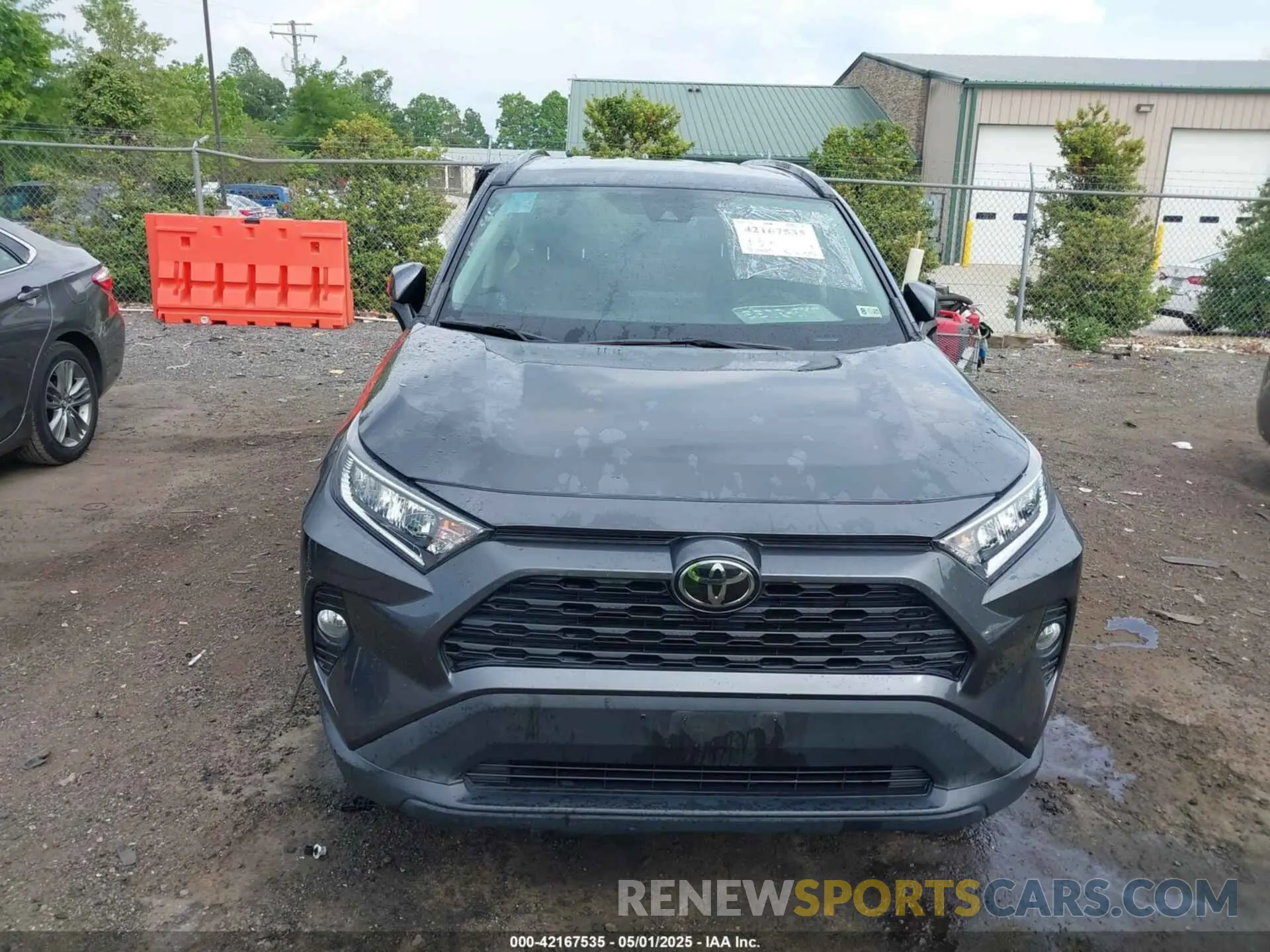 12 Photograph of a damaged car 2T3P1RFV8LC090423 TOYOTA RAV4 2020