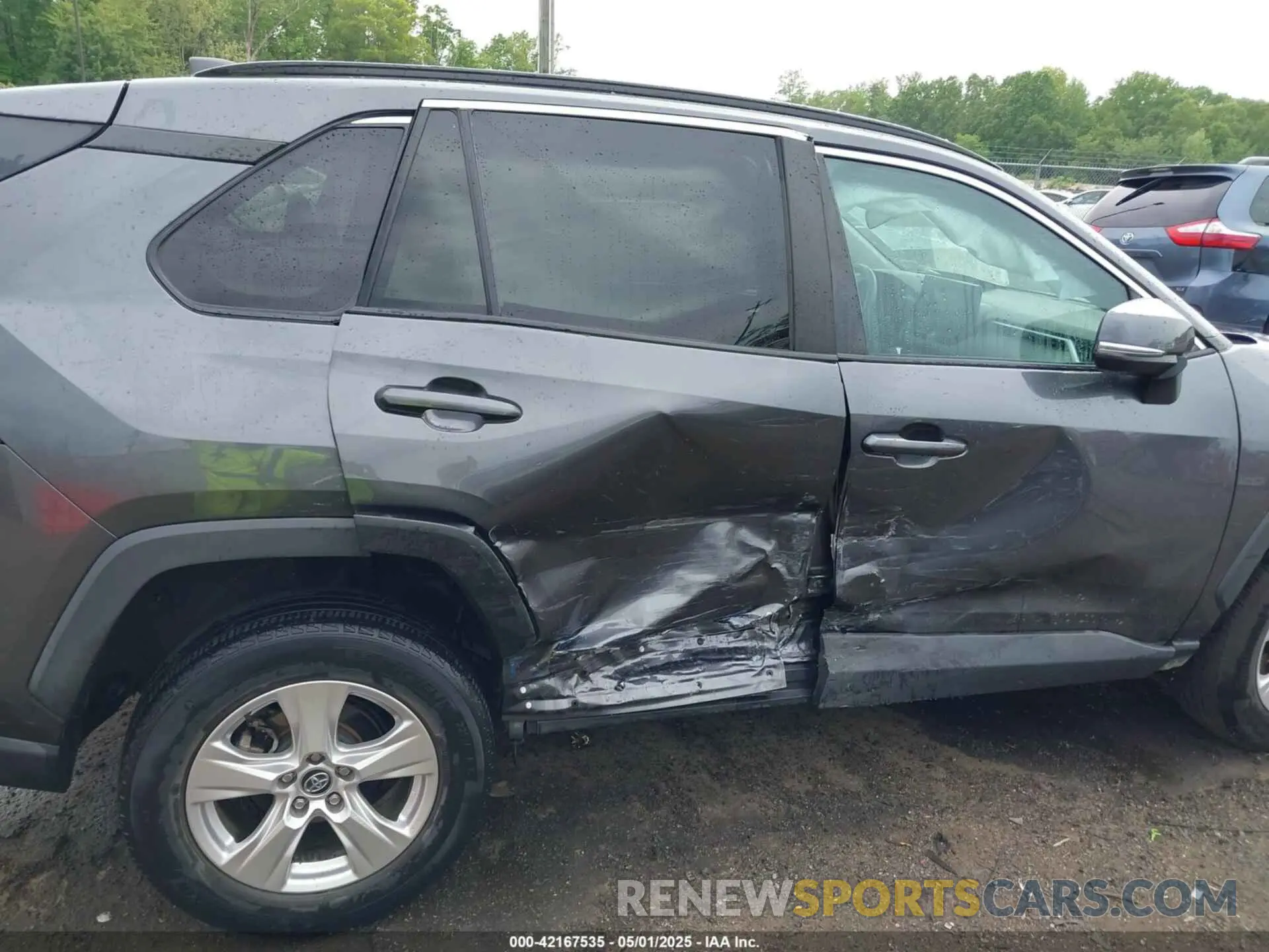 6 Photograph of a damaged car 2T3P1RFV8LC090423 TOYOTA RAV4 2020