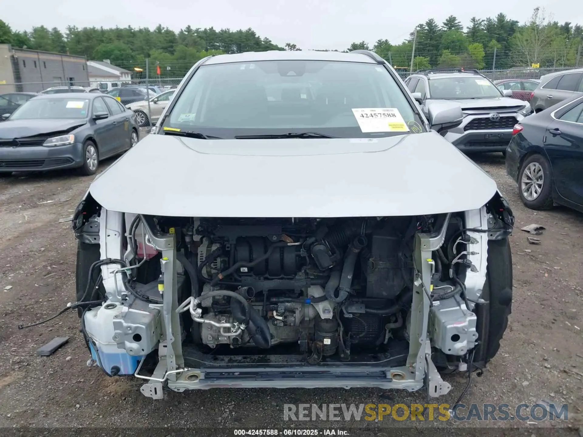 13 Photograph of a damaged car 2T3P1RFV8LC090681 TOYOTA RAV4 2020