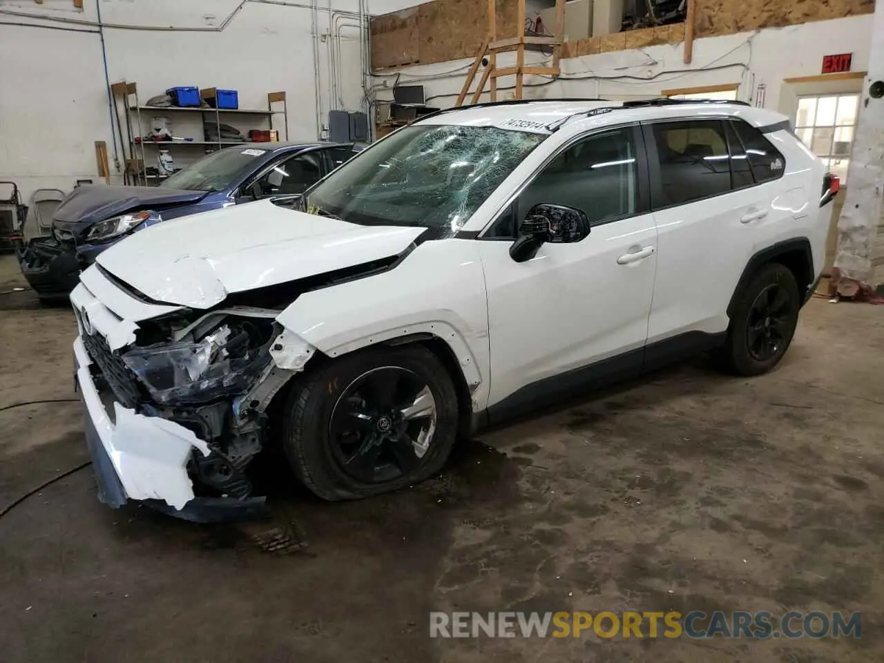 1 Photograph of a damaged car 2T3P1RFV8LC094004 TOYOTA RAV4 2020