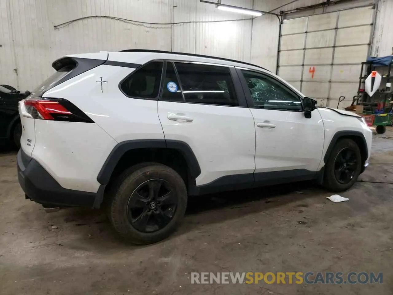 3 Photograph of a damaged car 2T3P1RFV8LC094004 TOYOTA RAV4 2020