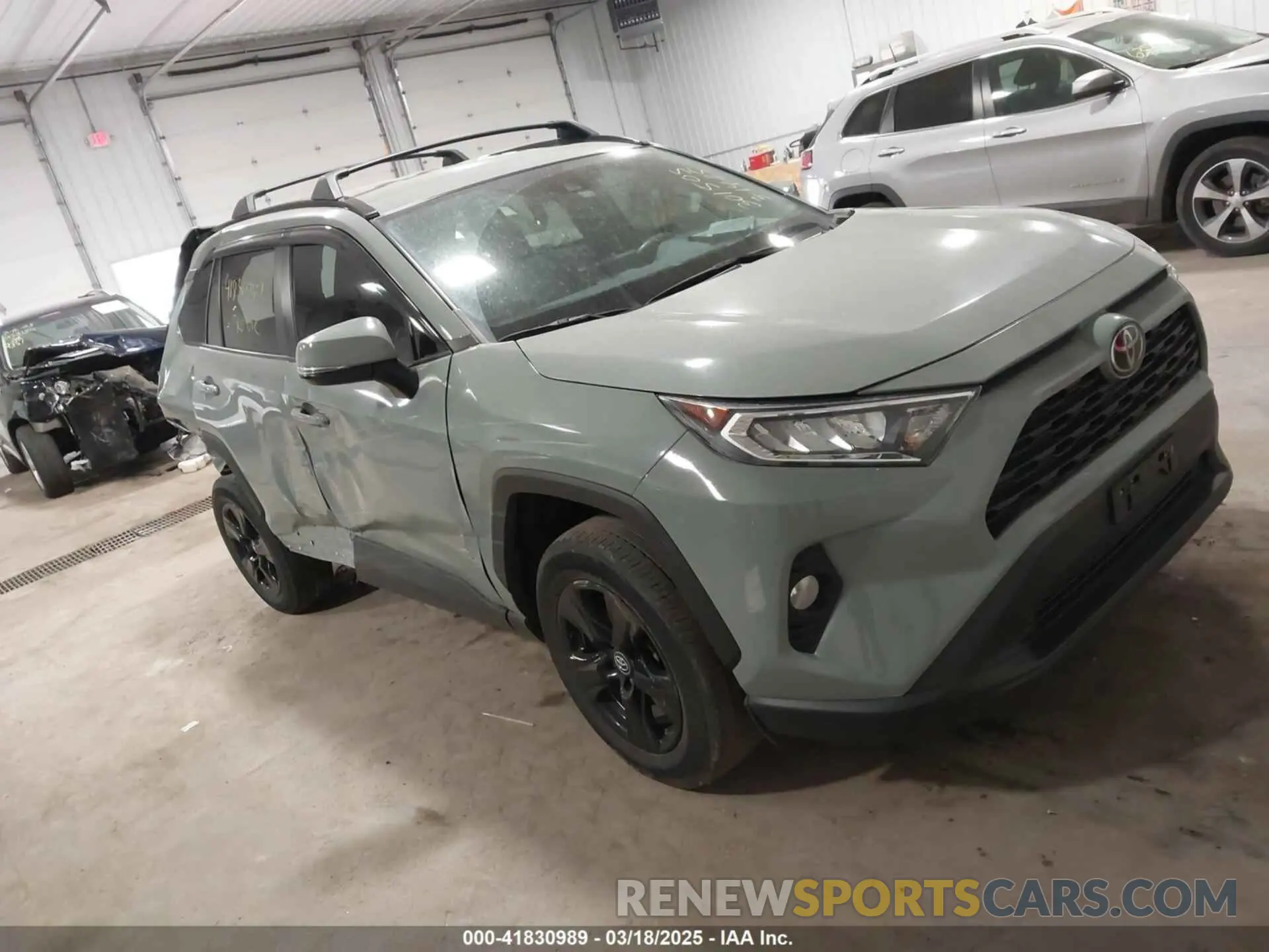 1 Photograph of a damaged car 2T3P1RFV8LC099090 TOYOTA RAV4 2020