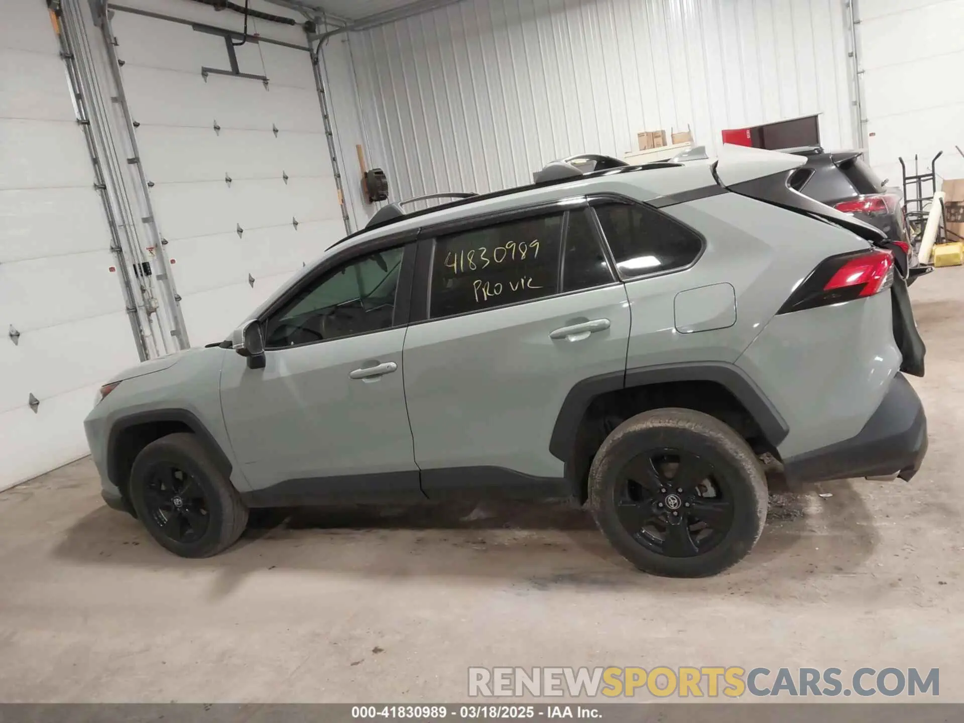 14 Photograph of a damaged car 2T3P1RFV8LC099090 TOYOTA RAV4 2020
