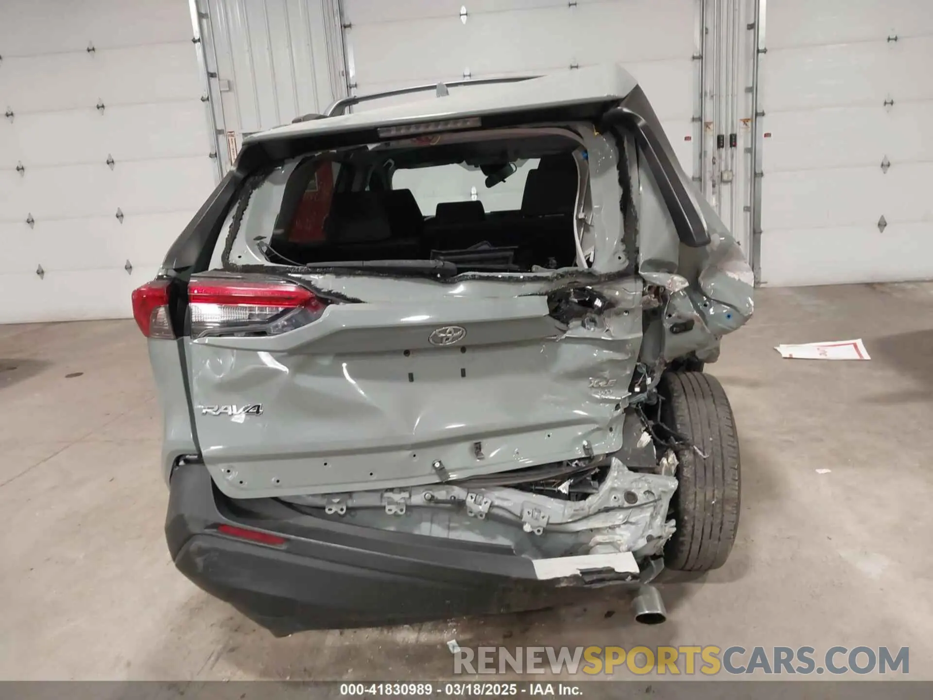 16 Photograph of a damaged car 2T3P1RFV8LC099090 TOYOTA RAV4 2020