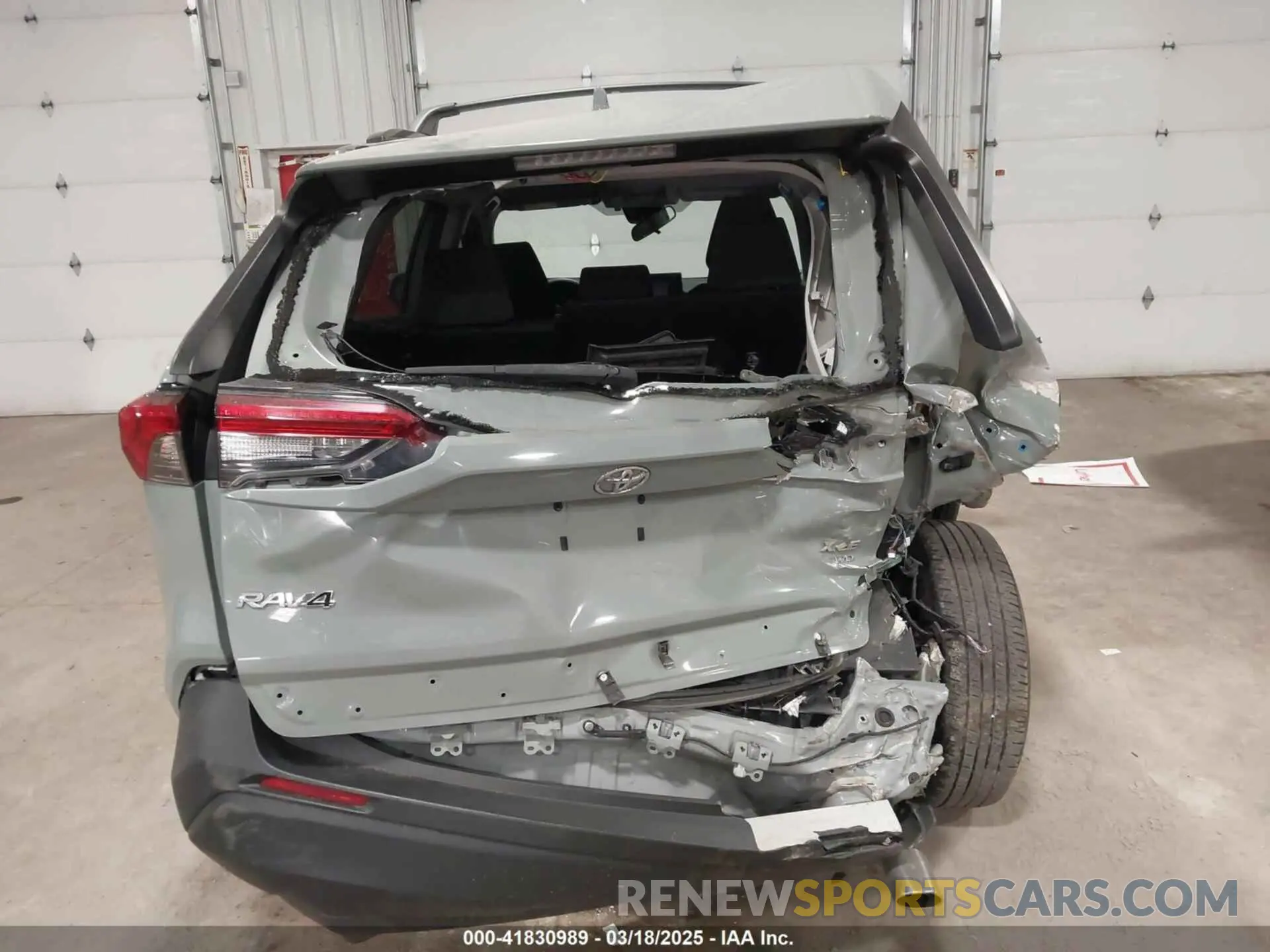 6 Photograph of a damaged car 2T3P1RFV8LC099090 TOYOTA RAV4 2020