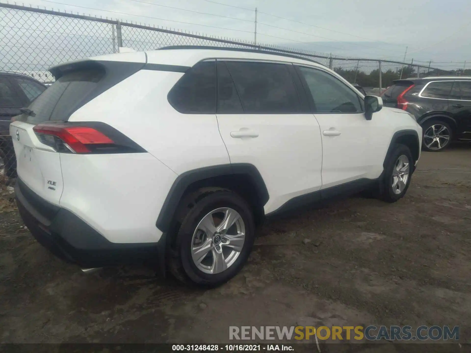 4 Photograph of a damaged car 2T3P1RFV8LC101341 TOYOTA RAV4 2020