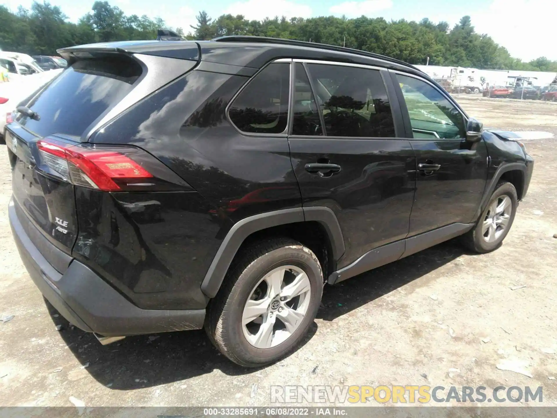 4 Photograph of a damaged car 2T3P1RFV8LC117765 TOYOTA RAV4 2020