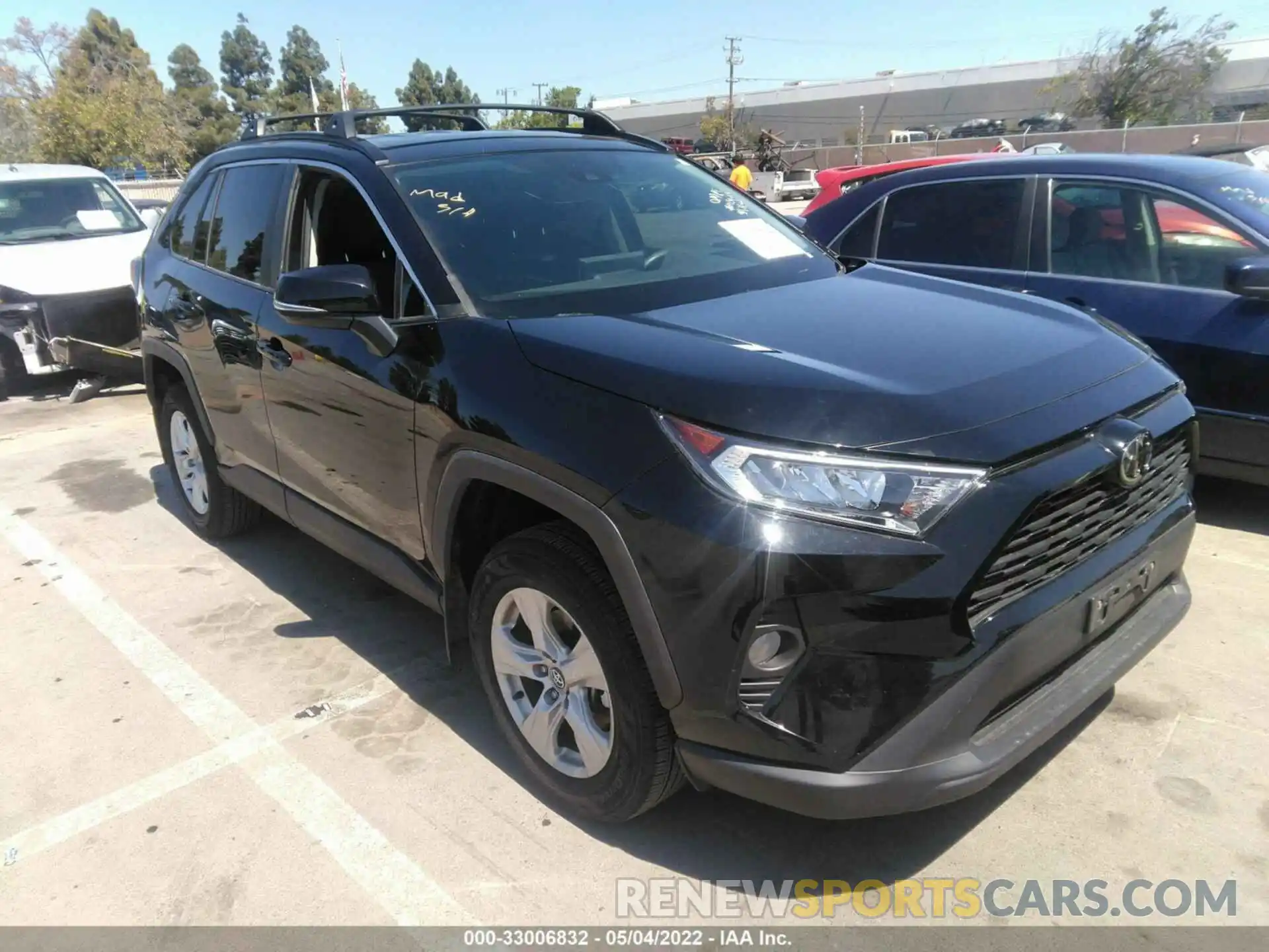 1 Photograph of a damaged car 2T3P1RFV8LC119712 TOYOTA RAV4 2020