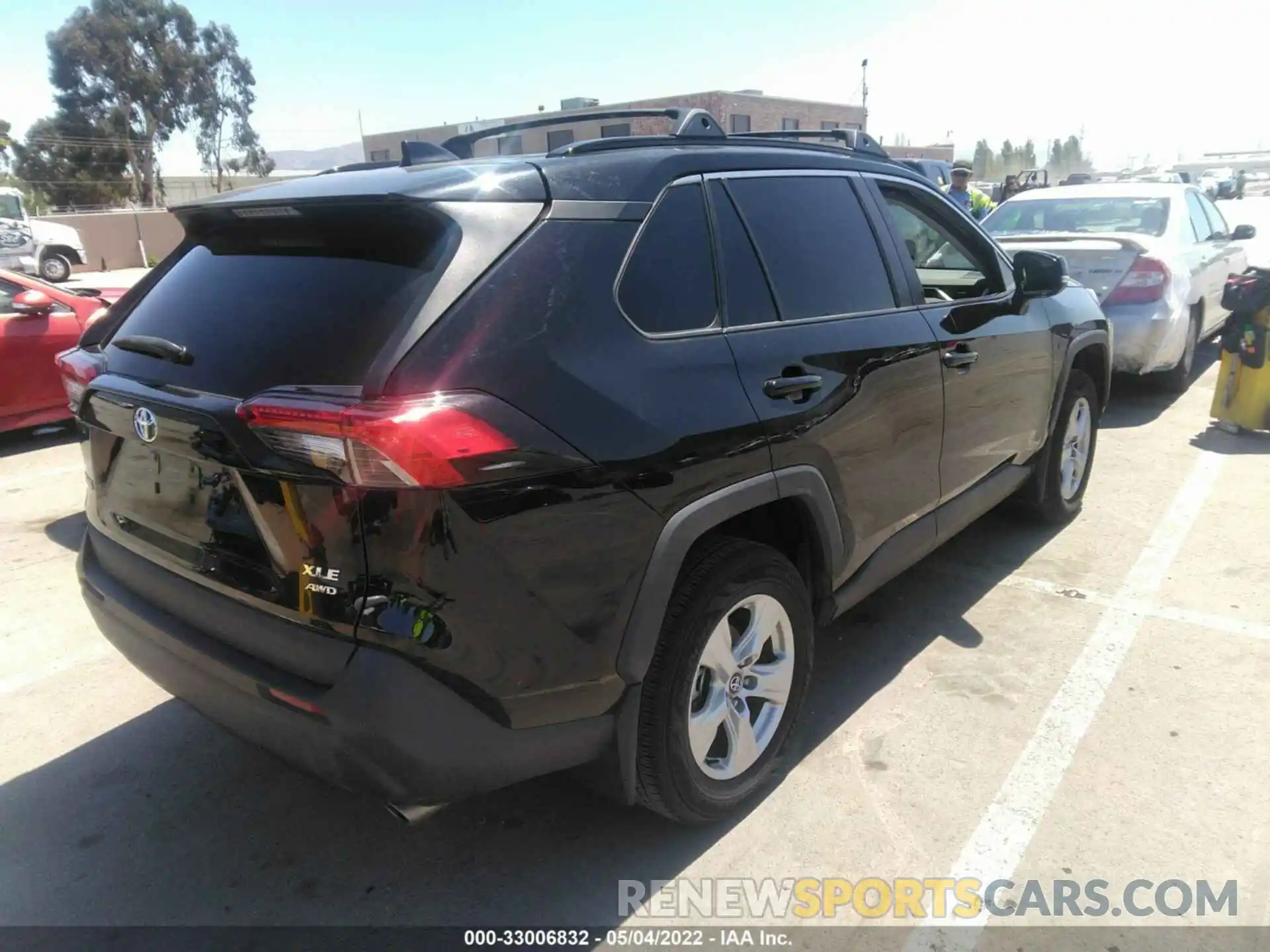 4 Photograph of a damaged car 2T3P1RFV8LC119712 TOYOTA RAV4 2020