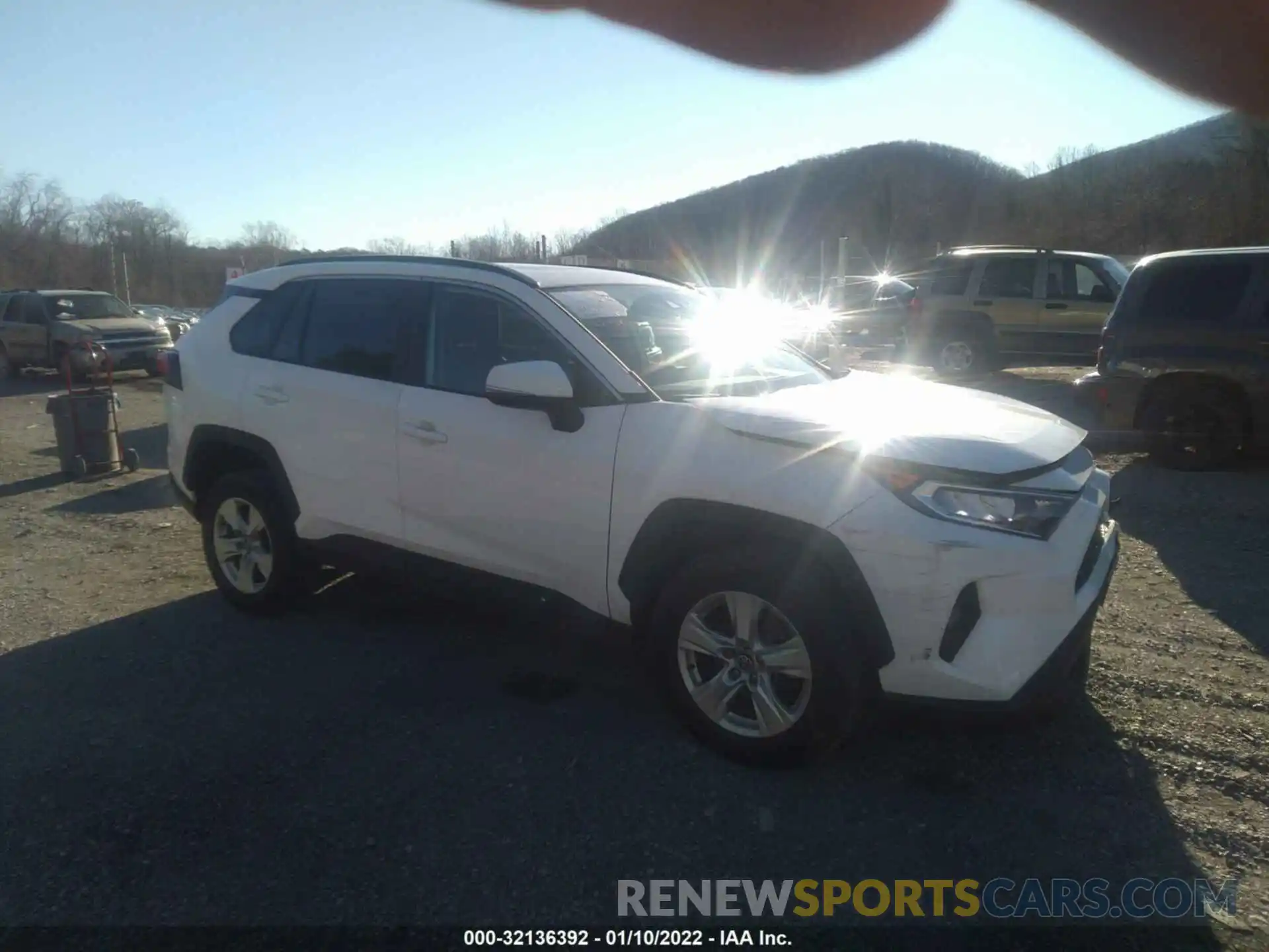 1 Photograph of a damaged car 2T3P1RFV8LC123081 TOYOTA RAV4 2020