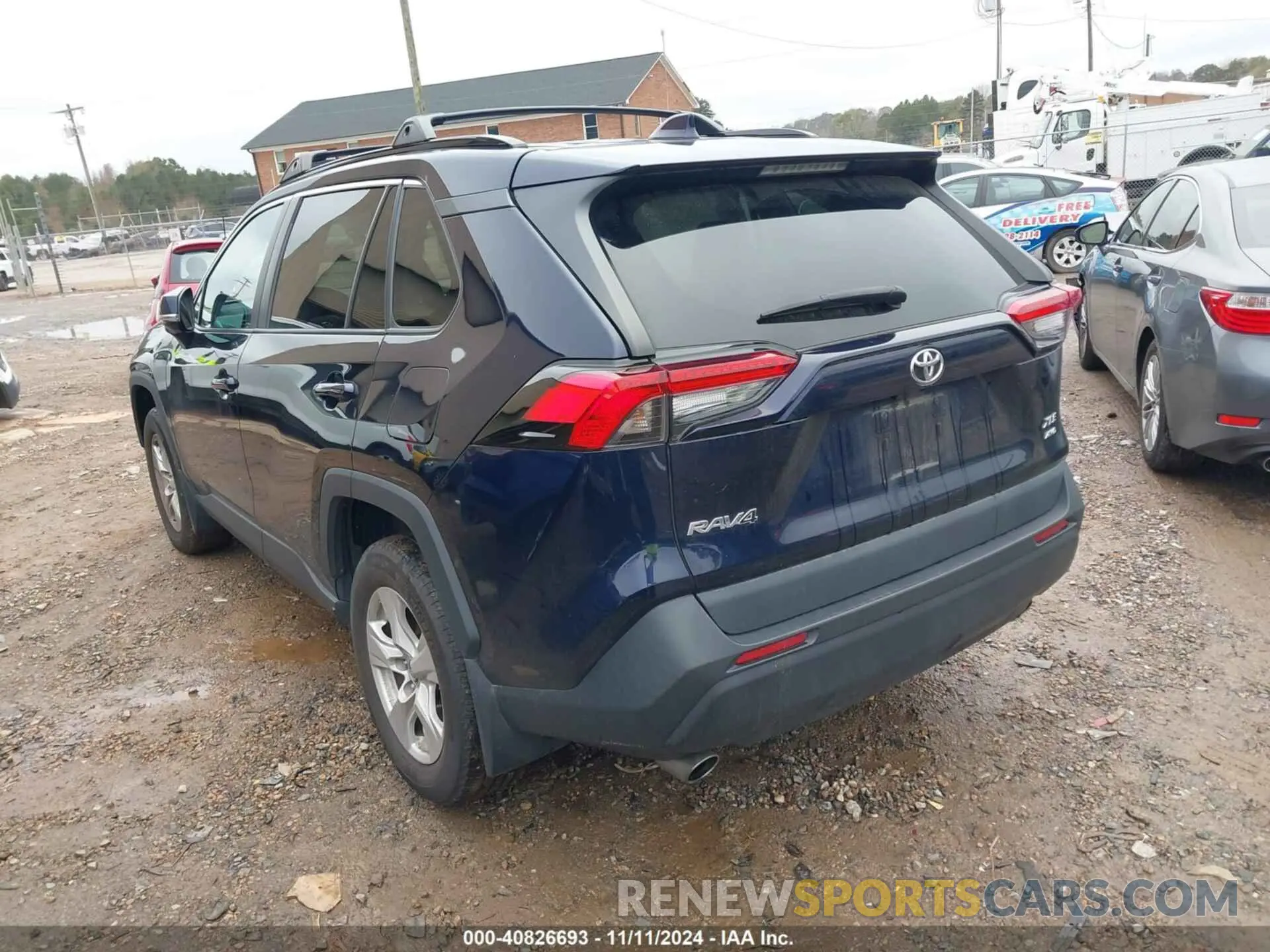 3 Photograph of a damaged car 2T3P1RFV8LC125820 TOYOTA RAV4 2020