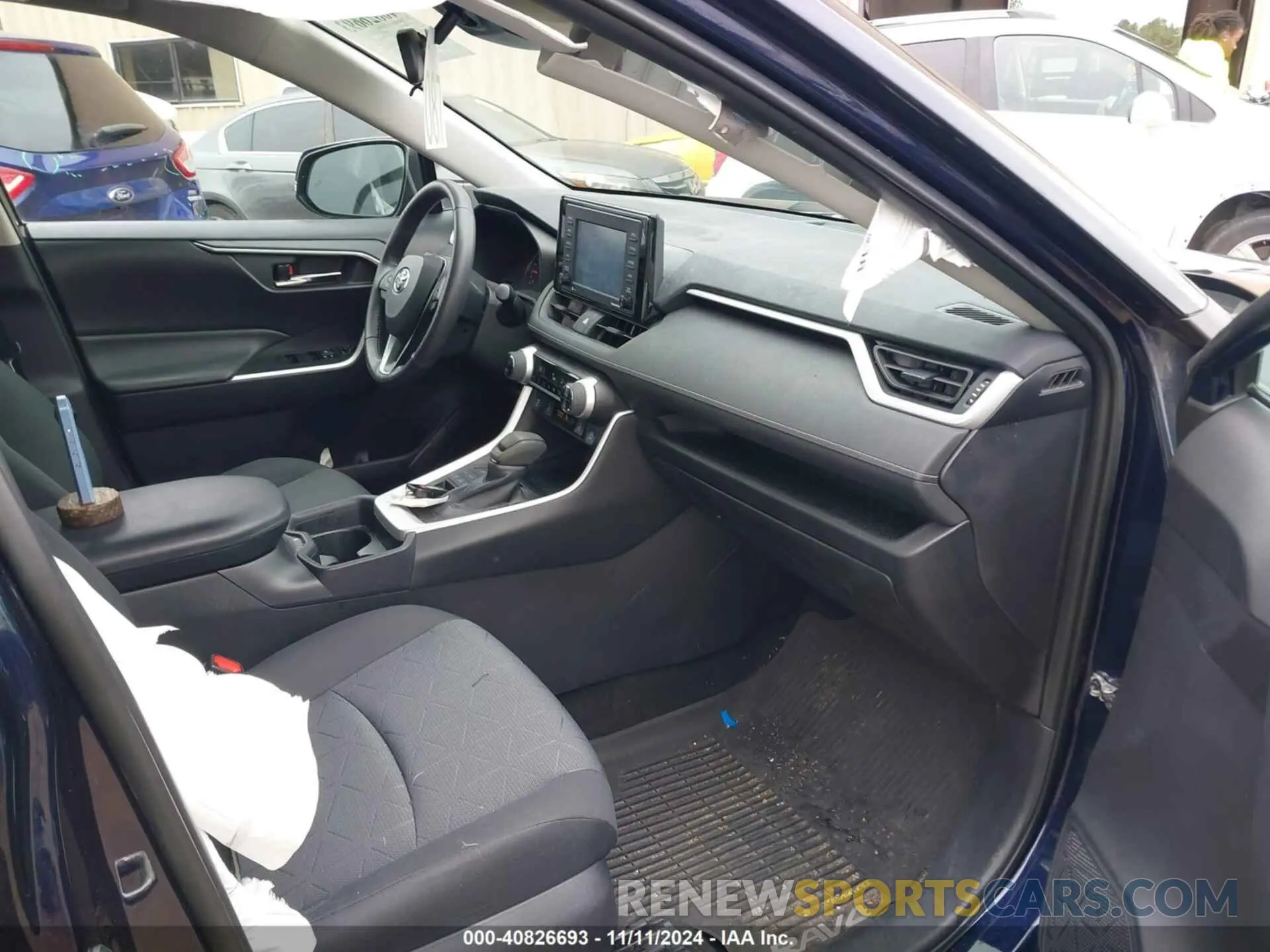 5 Photograph of a damaged car 2T3P1RFV8LC125820 TOYOTA RAV4 2020