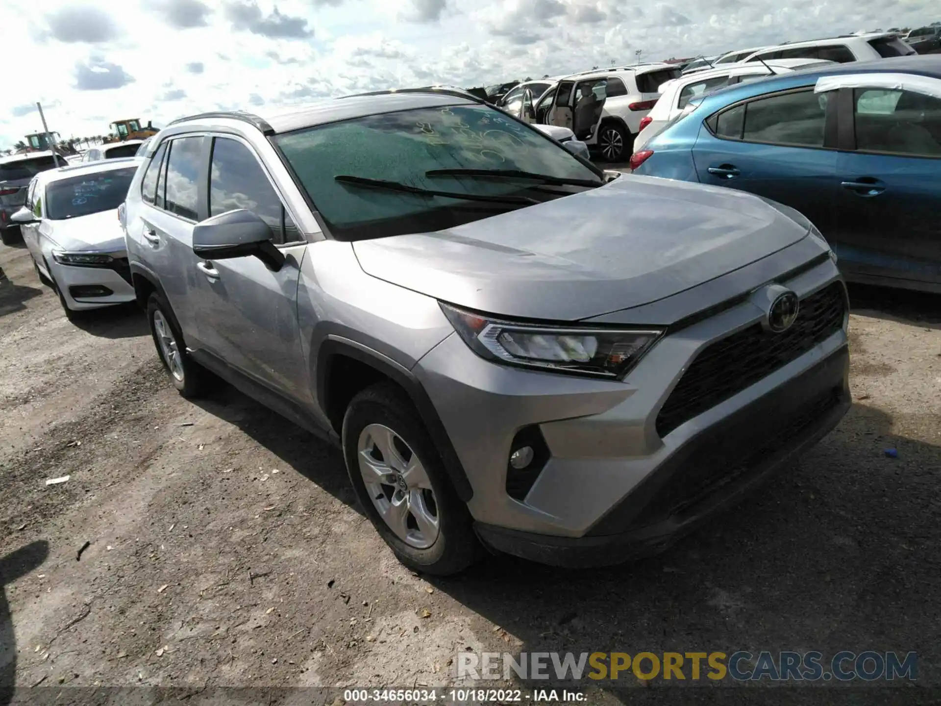 1 Photograph of a damaged car 2T3P1RFV8LC129012 TOYOTA RAV4 2020