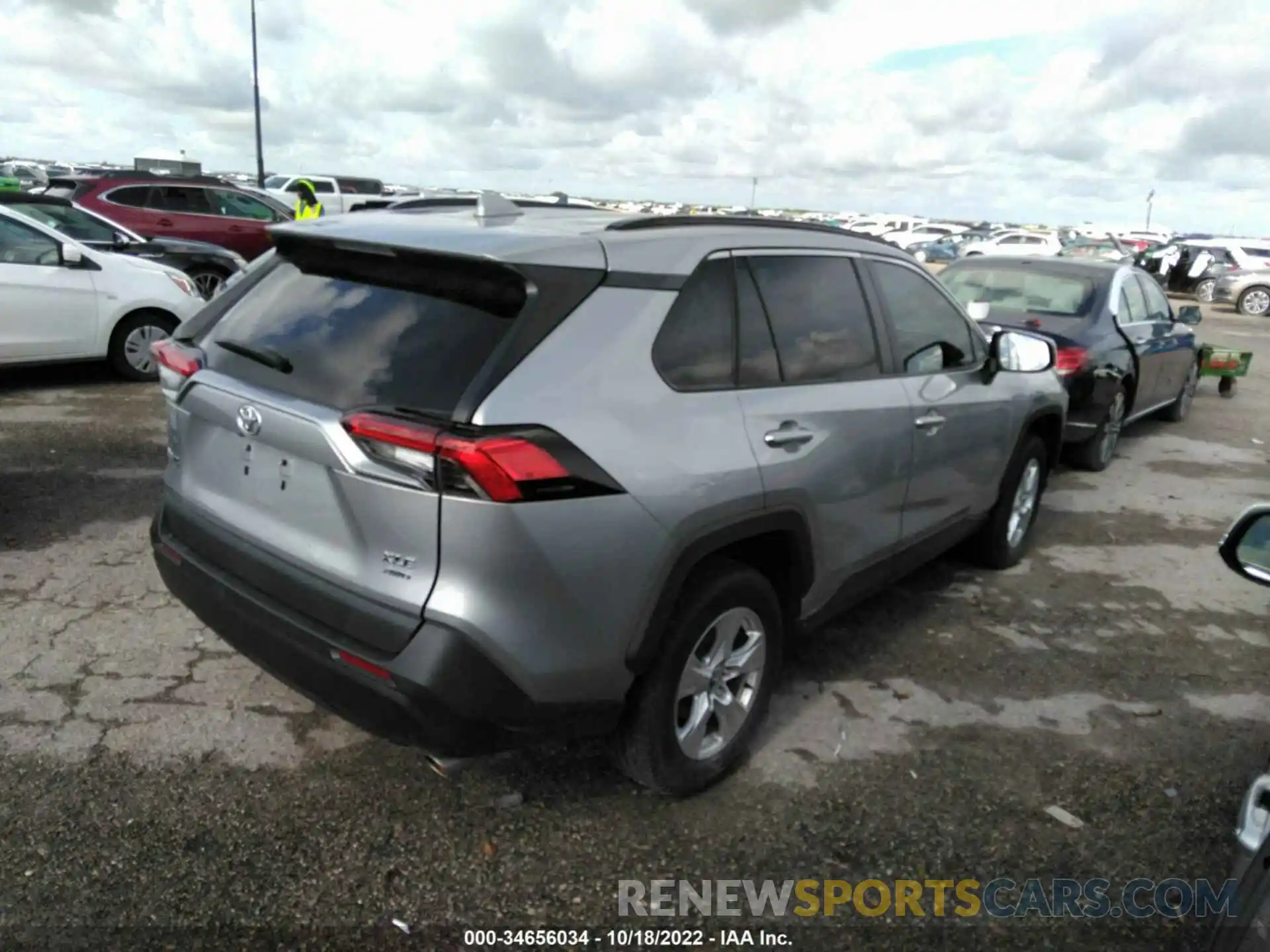 4 Photograph of a damaged car 2T3P1RFV8LC129012 TOYOTA RAV4 2020