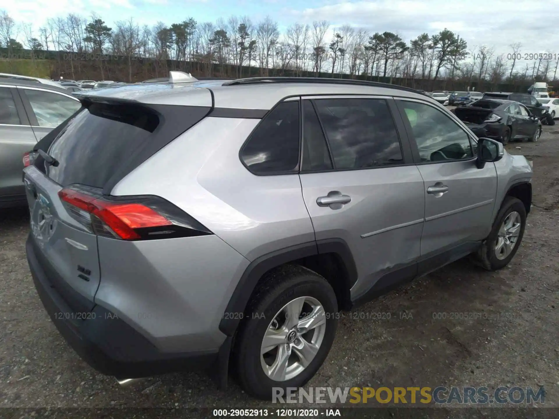 4 Photograph of a damaged car 2T3P1RFV8LC135926 TOYOTA RAV4 2020