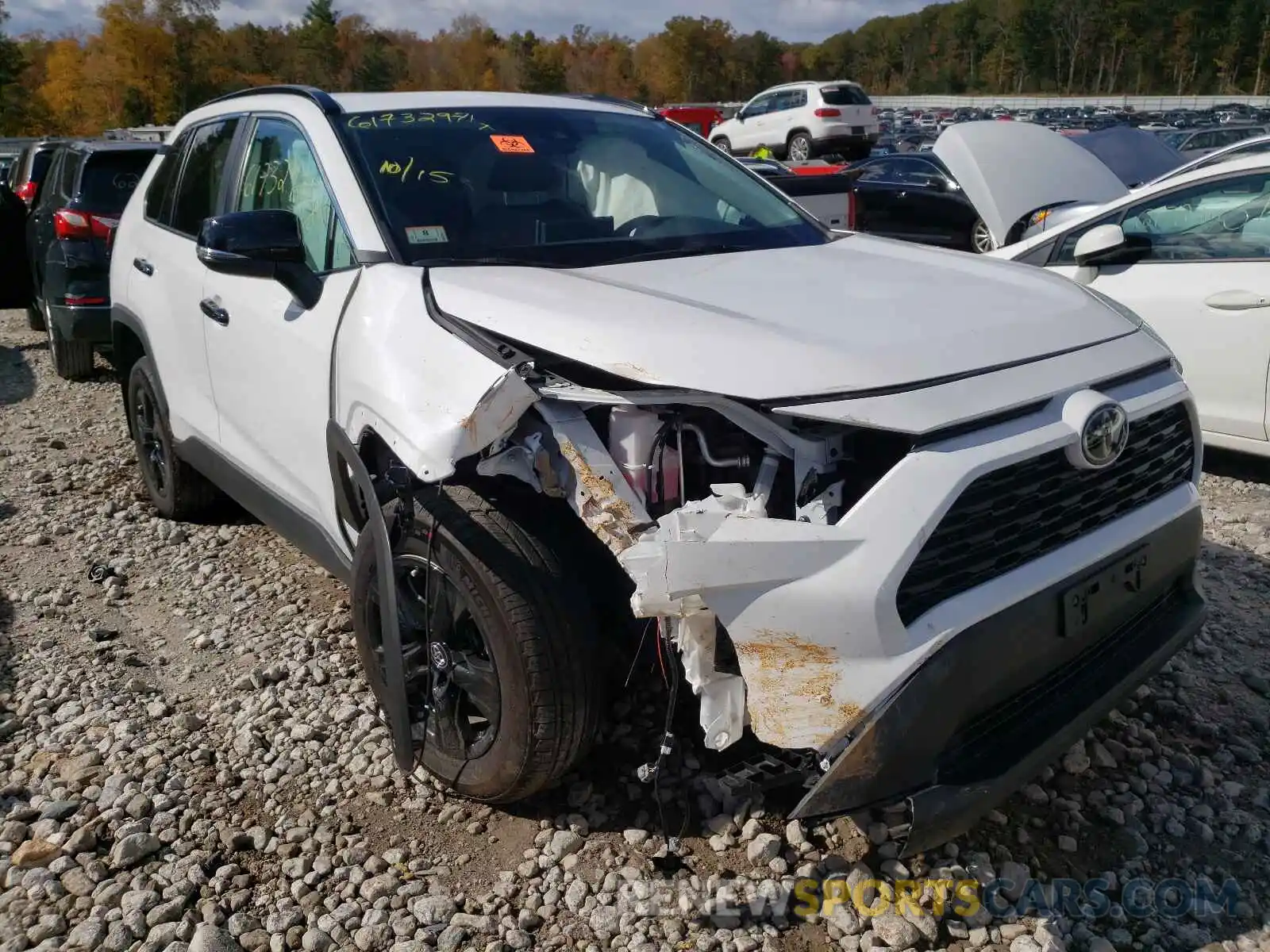 1 Photograph of a damaged car 2T3P1RFV8LC136218 TOYOTA RAV4 2020