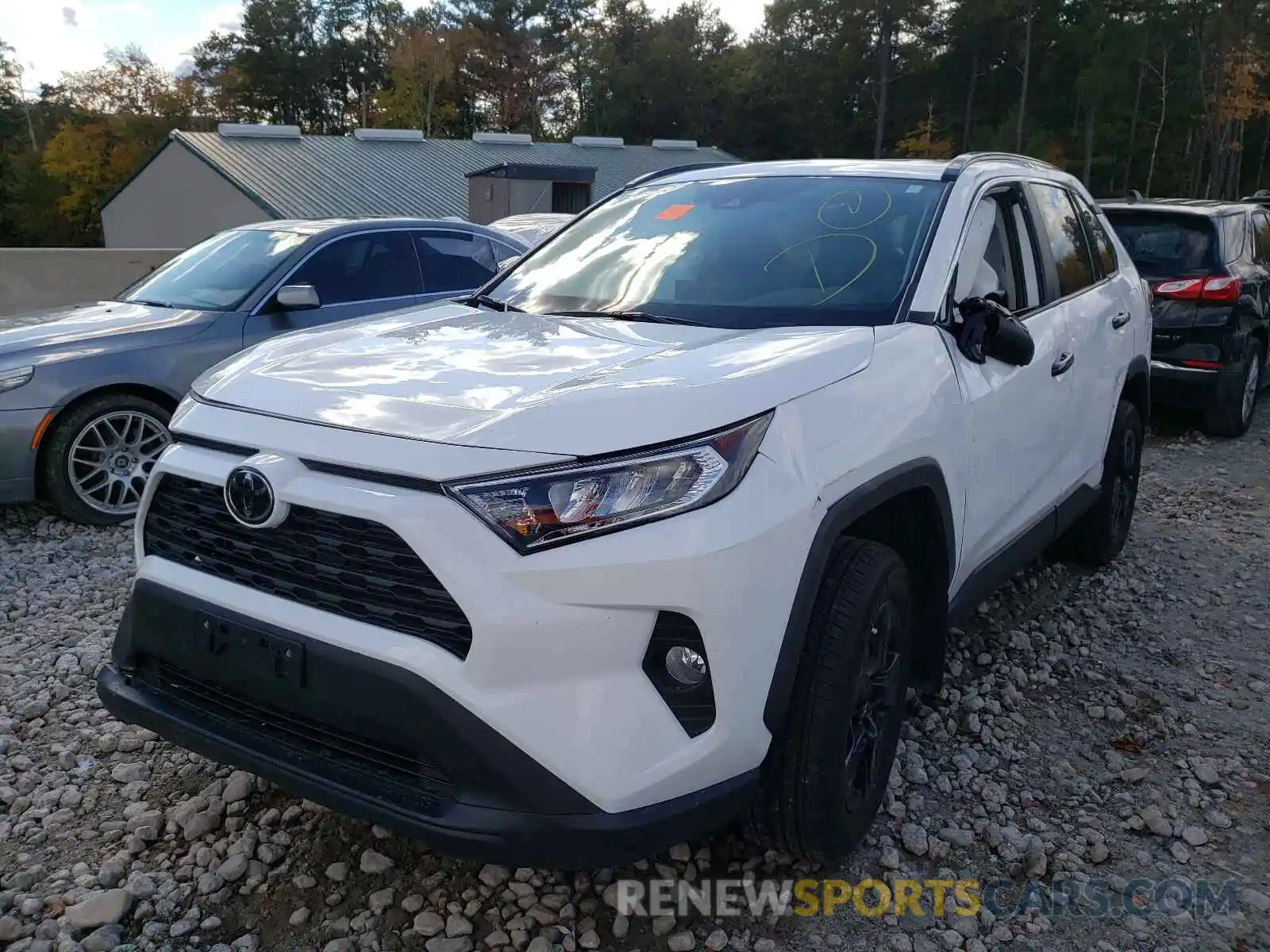 2 Photograph of a damaged car 2T3P1RFV8LC136218 TOYOTA RAV4 2020