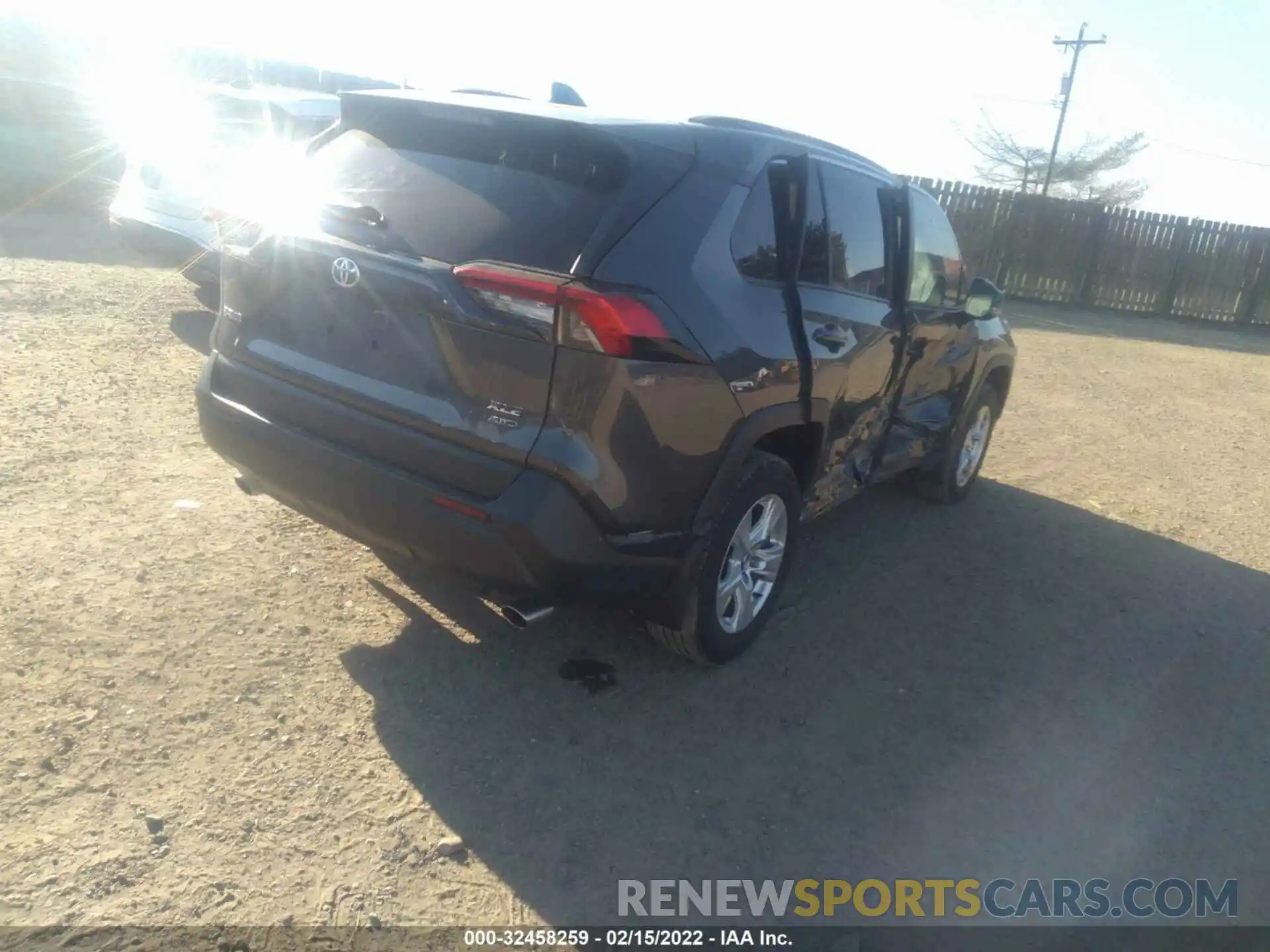 4 Photograph of a damaged car 2T3P1RFV8LW084460 TOYOTA RAV4 2020