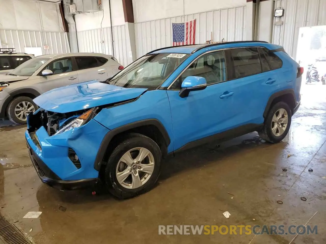 1 Photograph of a damaged car 2T3P1RFV8LW096317 TOYOTA RAV4 2020
