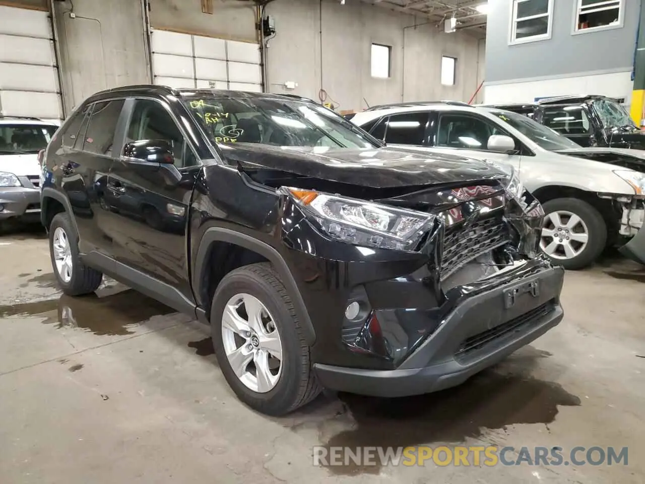 1 Photograph of a damaged car 2T3P1RFV8LW100785 TOYOTA RAV4 2020