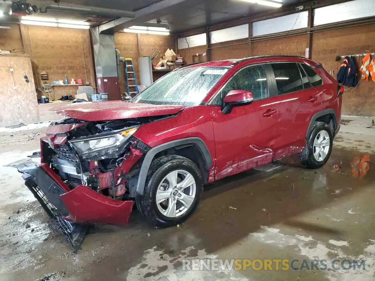 1 Photograph of a damaged car 2T3P1RFV8LW121992 TOYOTA RAV4 2020