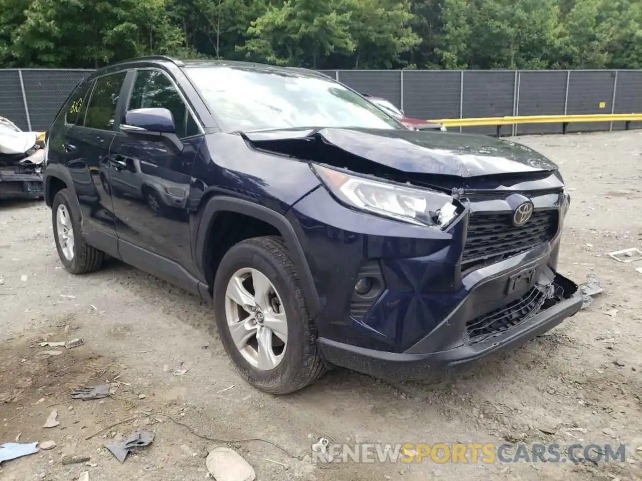 1 Photograph of a damaged car 2T3P1RFV8LW135536 TOYOTA RAV4 2020