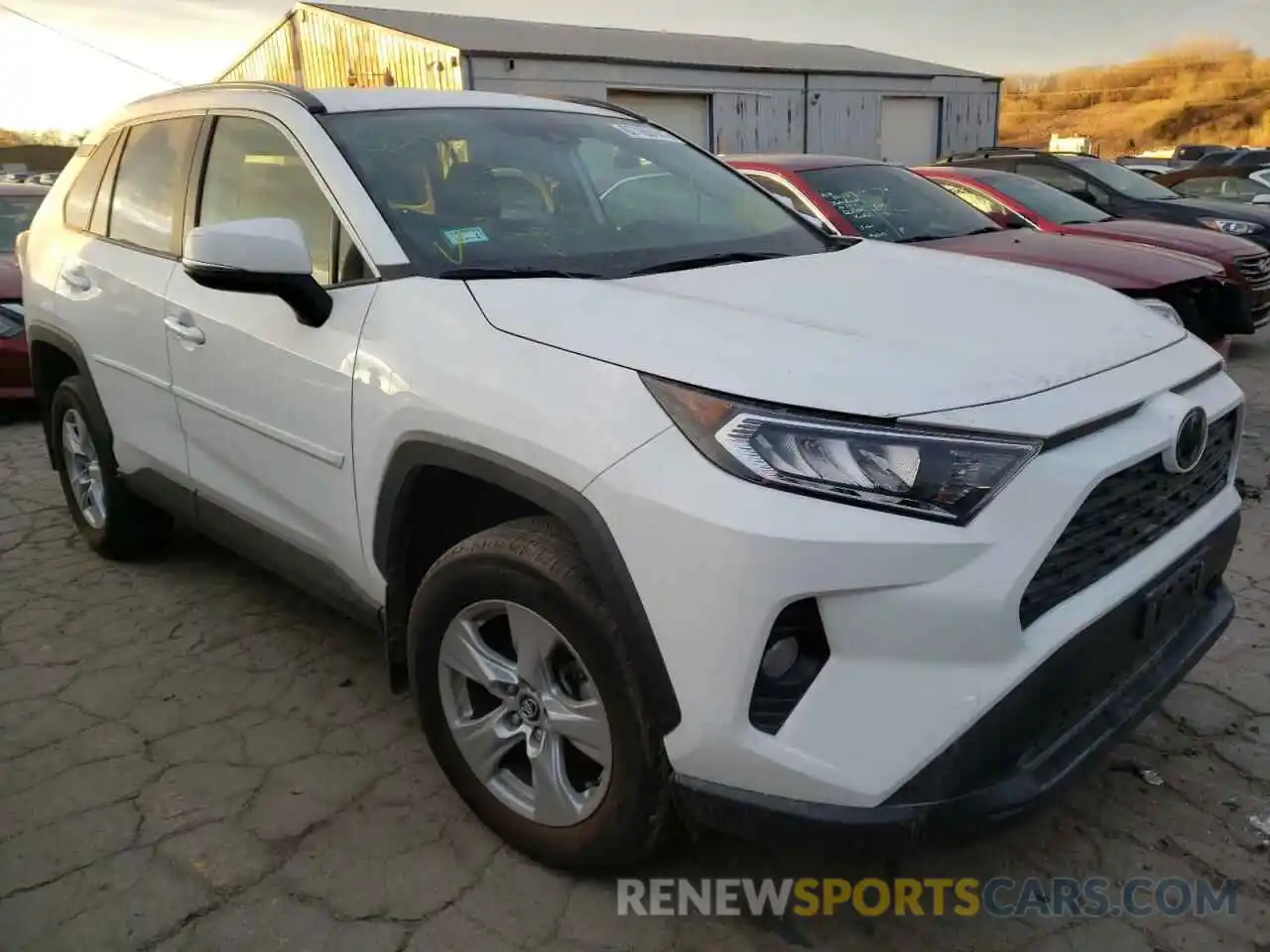 1 Photograph of a damaged car 2T3P1RFV9LC071072 TOYOTA RAV4 2020