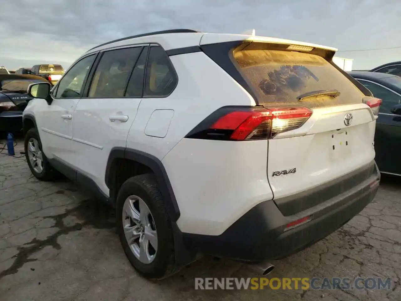 3 Photograph of a damaged car 2T3P1RFV9LC071072 TOYOTA RAV4 2020