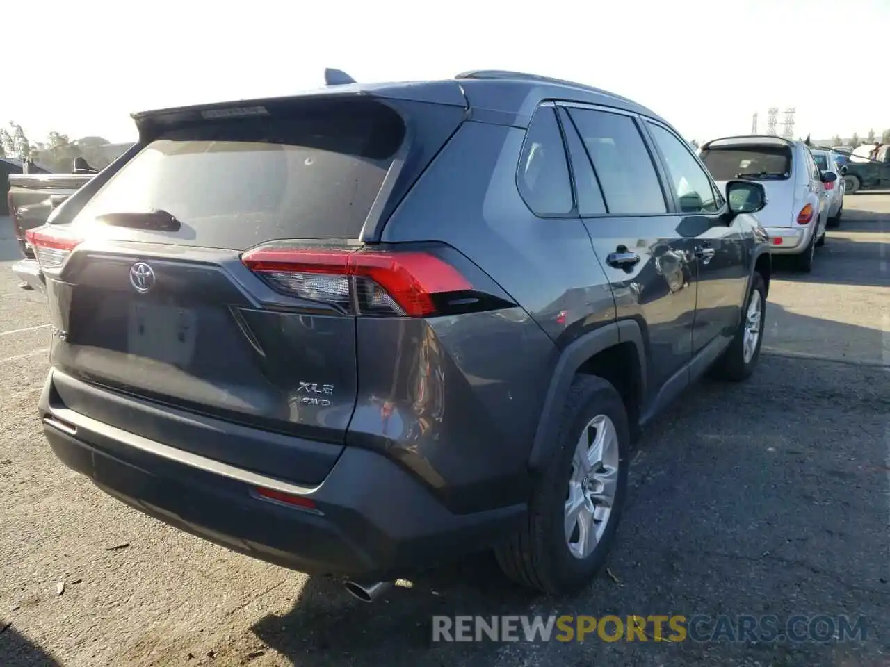 4 Photograph of a damaged car 2T3P1RFV9LC090169 TOYOTA RAV4 2020