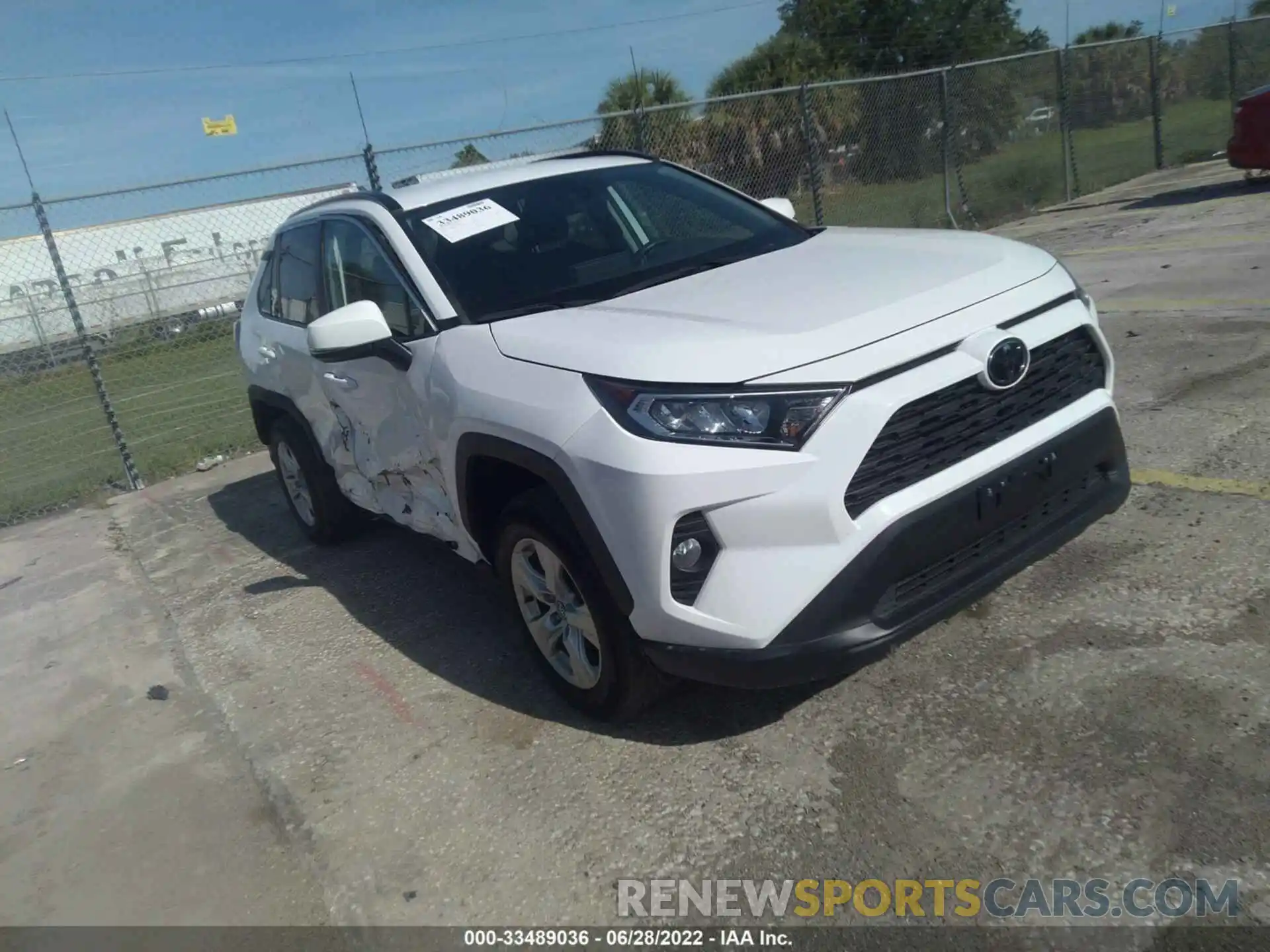 1 Photograph of a damaged car 2T3P1RFV9LC090544 TOYOTA RAV4 2020