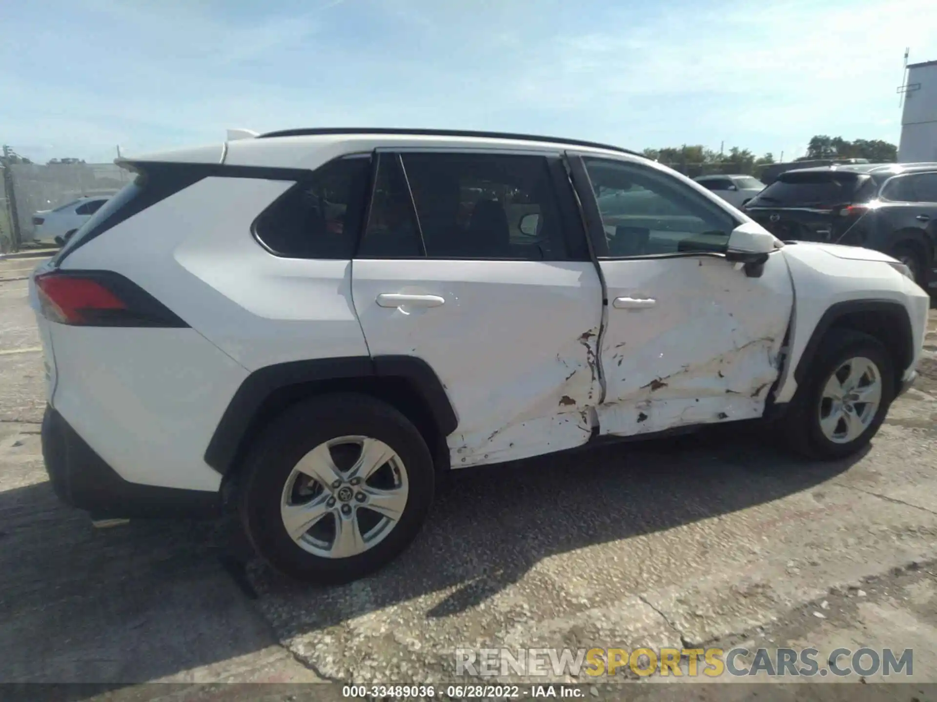 6 Photograph of a damaged car 2T3P1RFV9LC090544 TOYOTA RAV4 2020