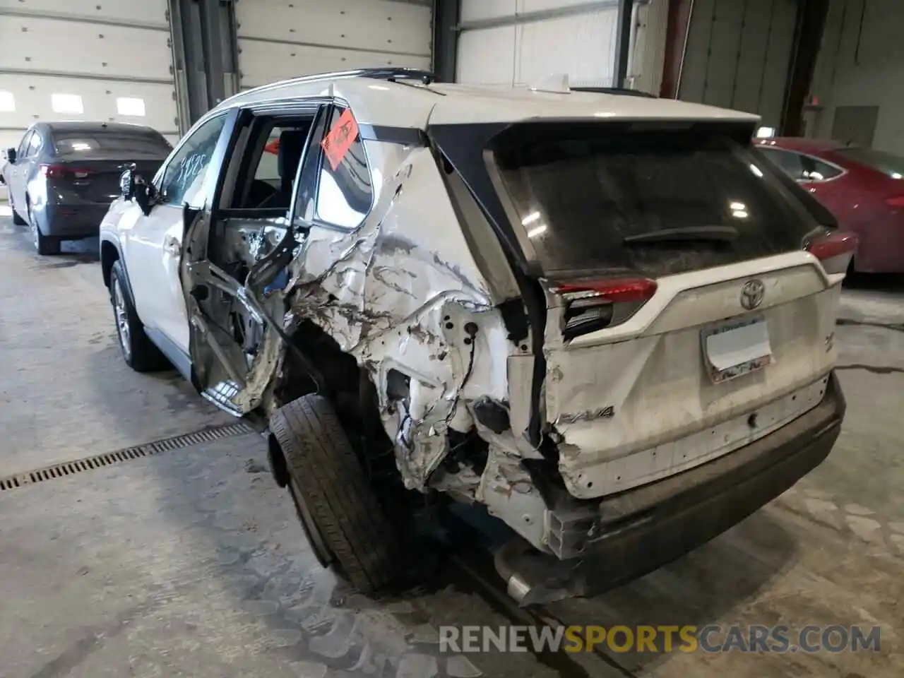 3 Photograph of a damaged car 2T3P1RFV9LC100196 TOYOTA RAV4 2020