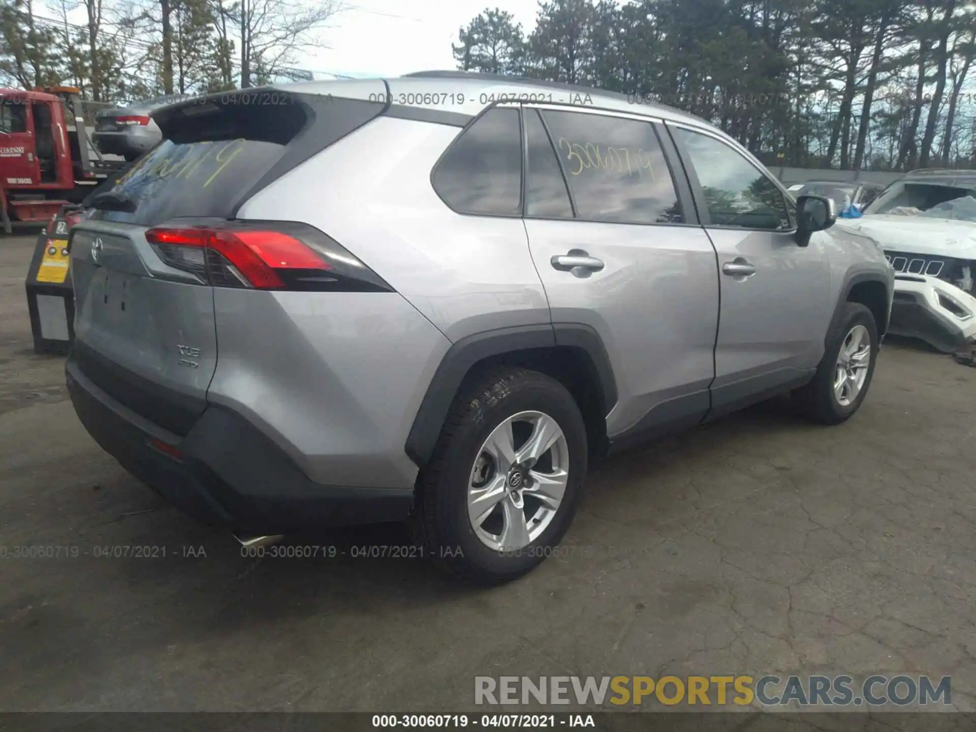 4 Photograph of a damaged car 2T3P1RFV9LC106693 TOYOTA RAV4 2020