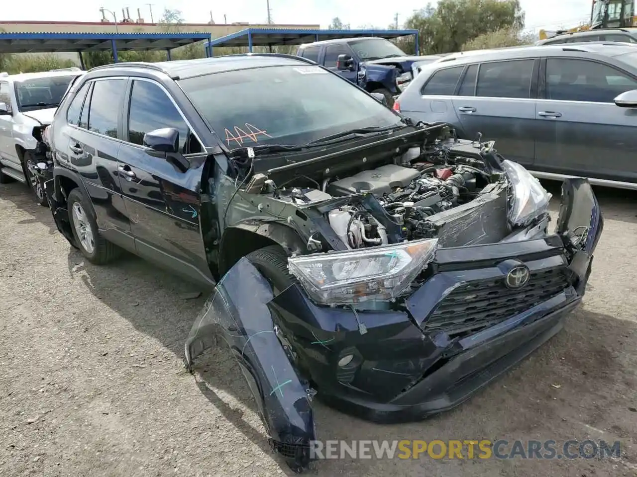 1 Photograph of a damaged car 2T3P1RFV9LC115068 TOYOTA RAV4 2020