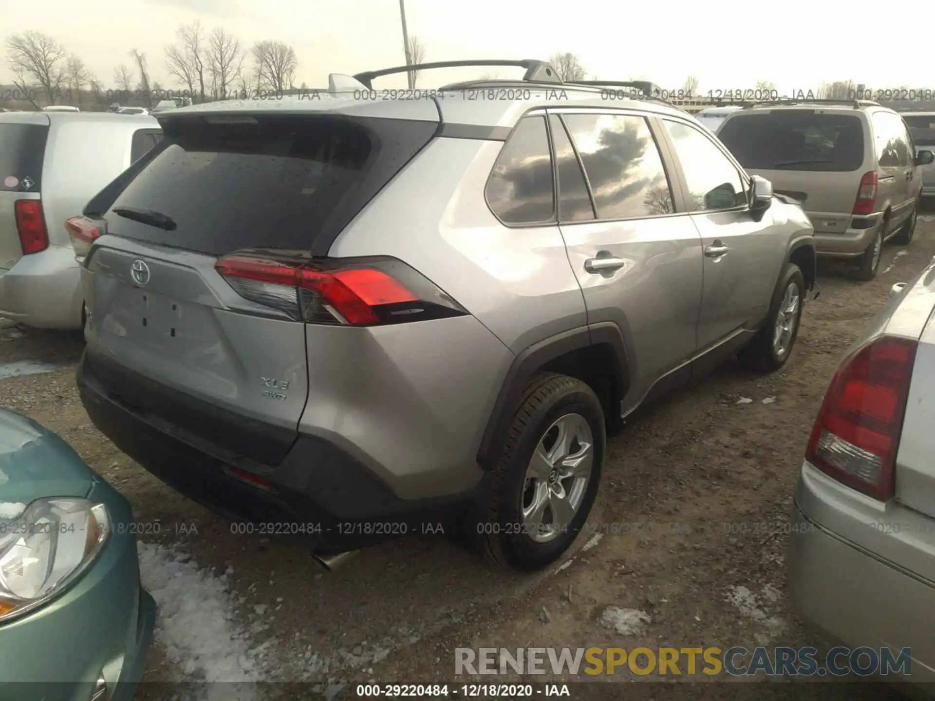 4 Photograph of a damaged car 2T3P1RFV9LC118844 TOYOTA RAV4 2020