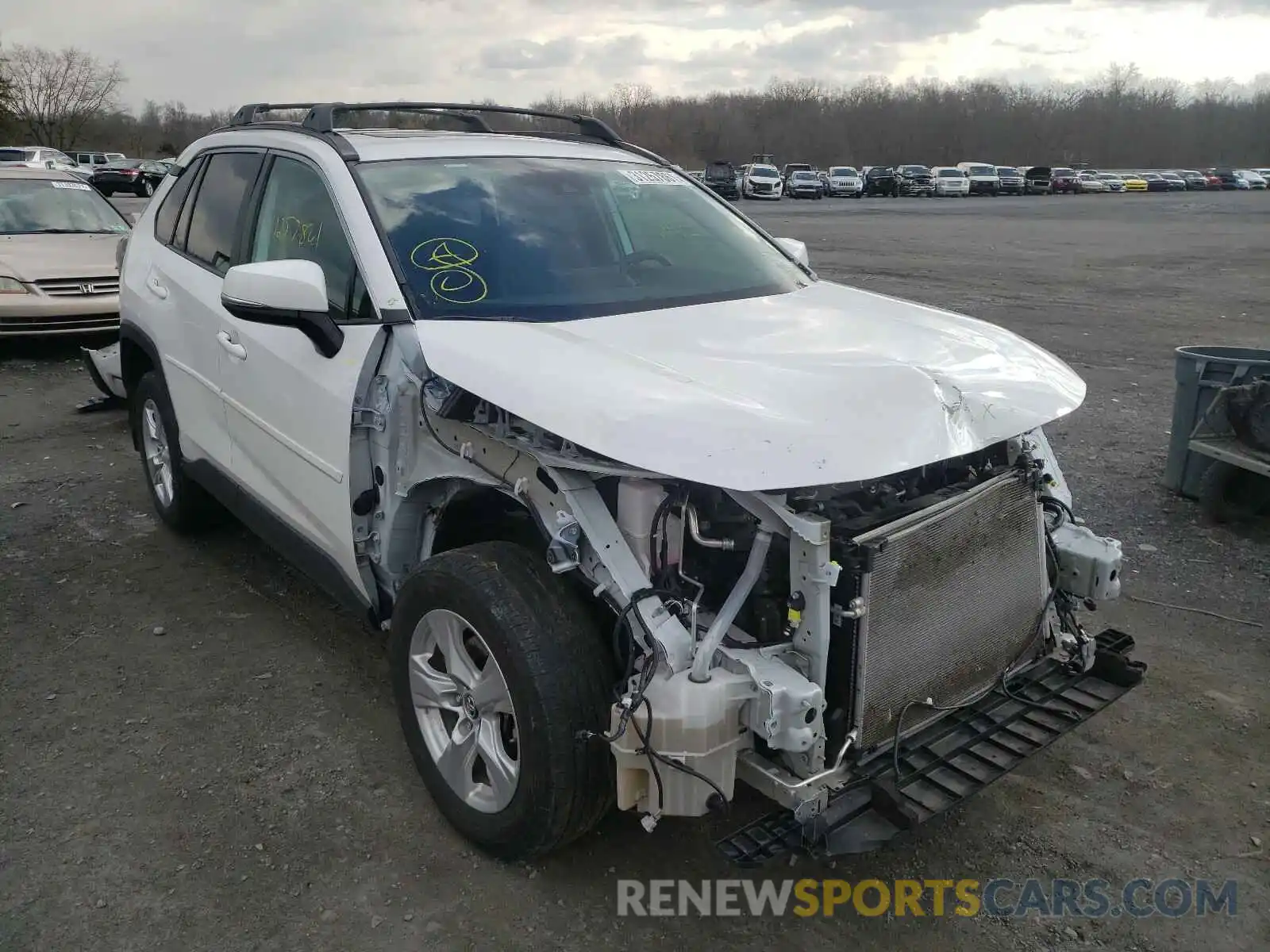 1 Photograph of a damaged car 2T3P1RFV9LW084760 TOYOTA RAV4 2020