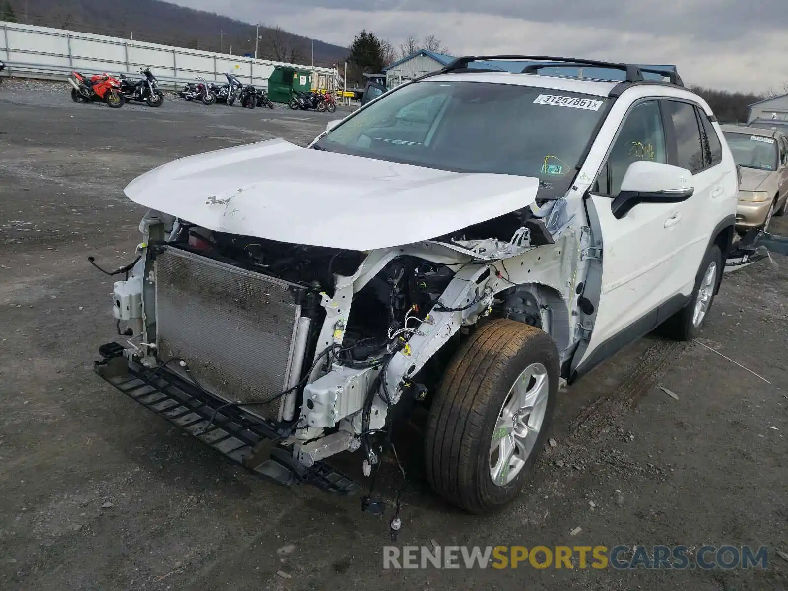 2 Photograph of a damaged car 2T3P1RFV9LW084760 TOYOTA RAV4 2020