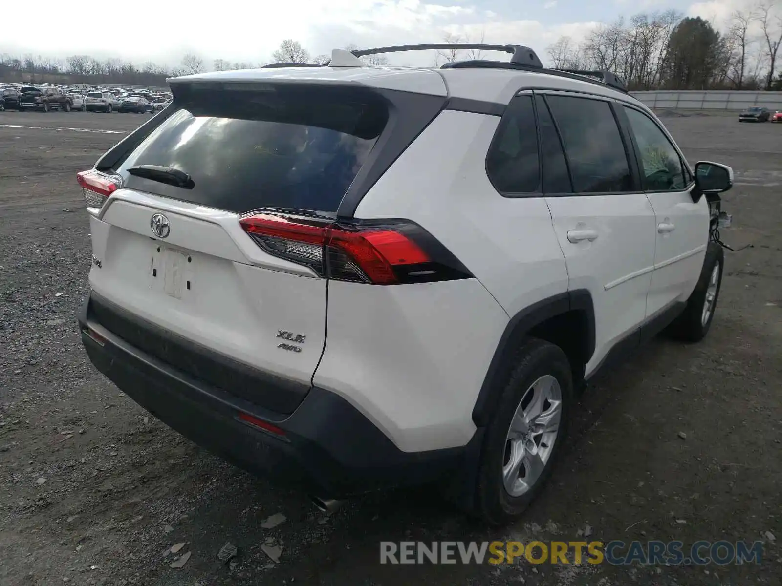 4 Photograph of a damaged car 2T3P1RFV9LW084760 TOYOTA RAV4 2020