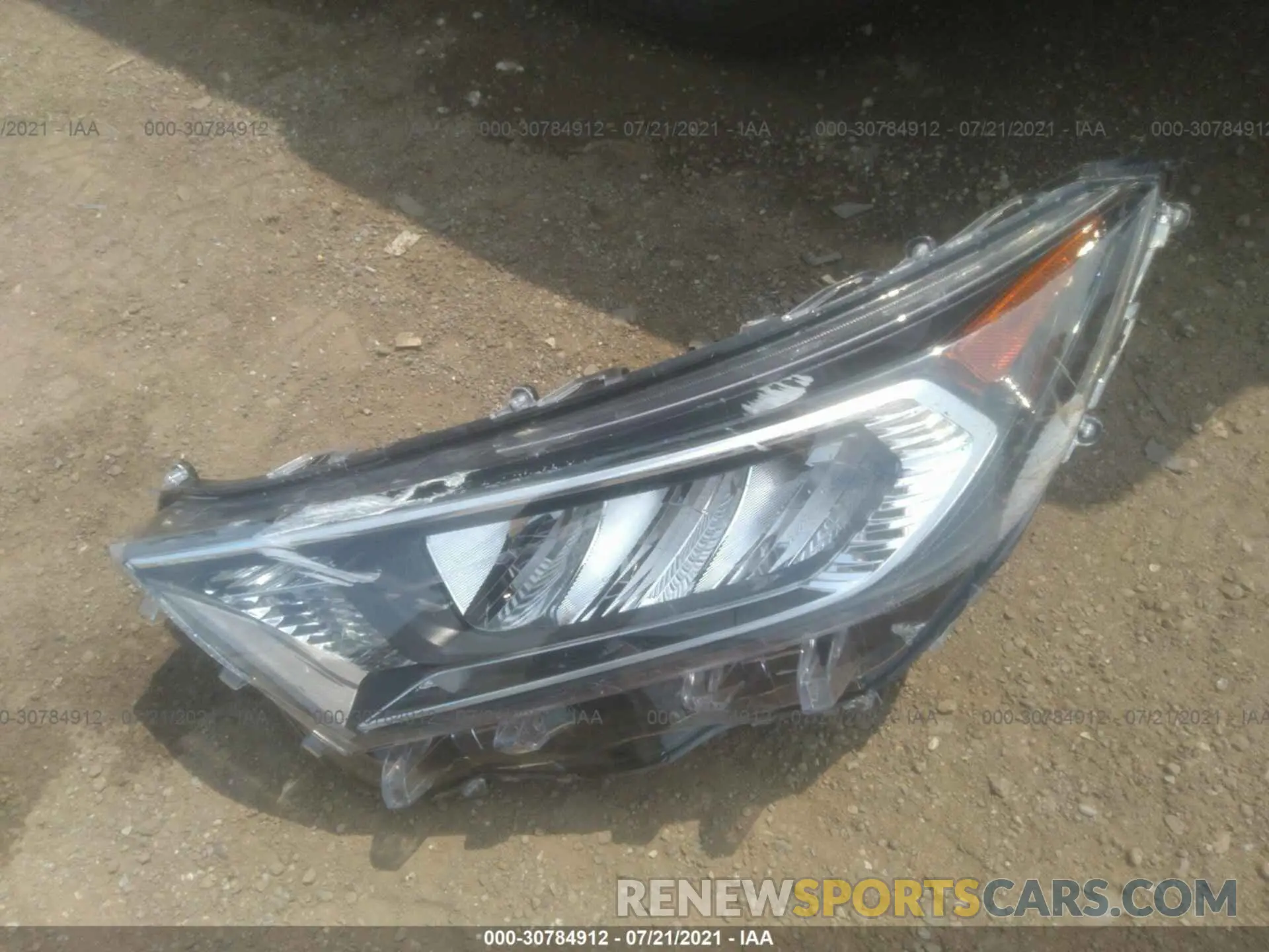 12 Photograph of a damaged car 2T3P1RFV9LW091479 TOYOTA RAV4 2020