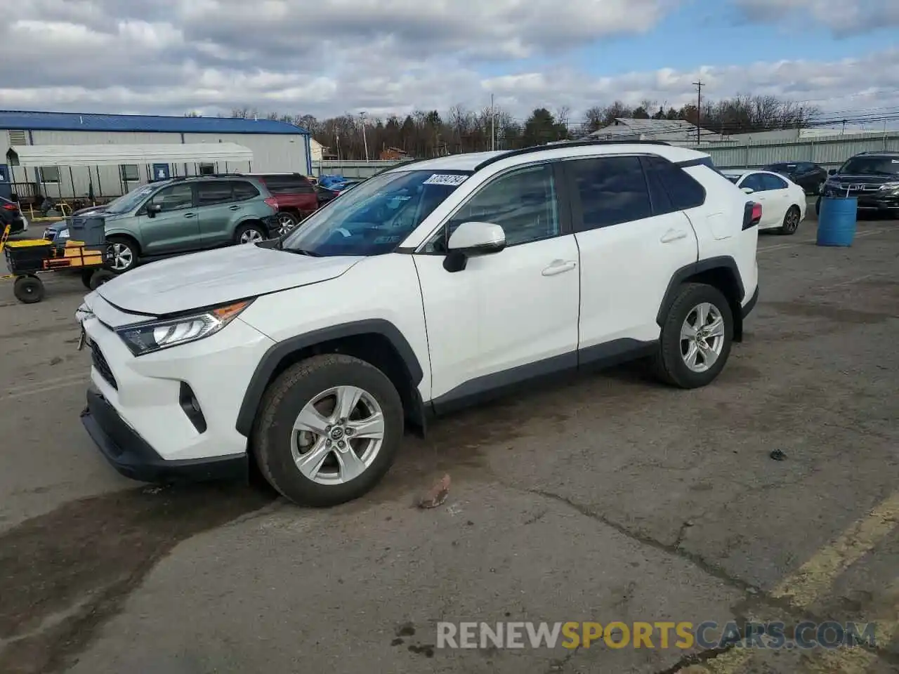 1 Photograph of a damaged car 2T3P1RFV9LW102237 TOYOTA RAV4 2020