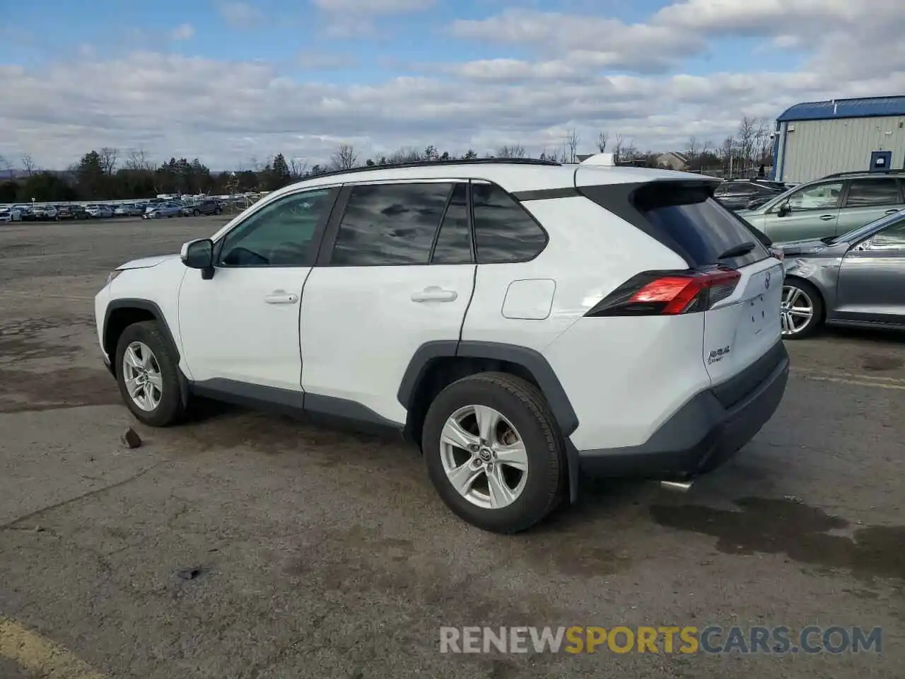 2 Photograph of a damaged car 2T3P1RFV9LW102237 TOYOTA RAV4 2020