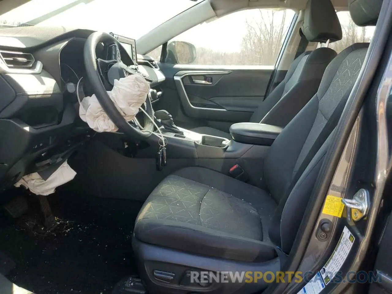 7 Photograph of a damaged car 2T3P1RFV9LW136193 TOYOTA RAV4 2020