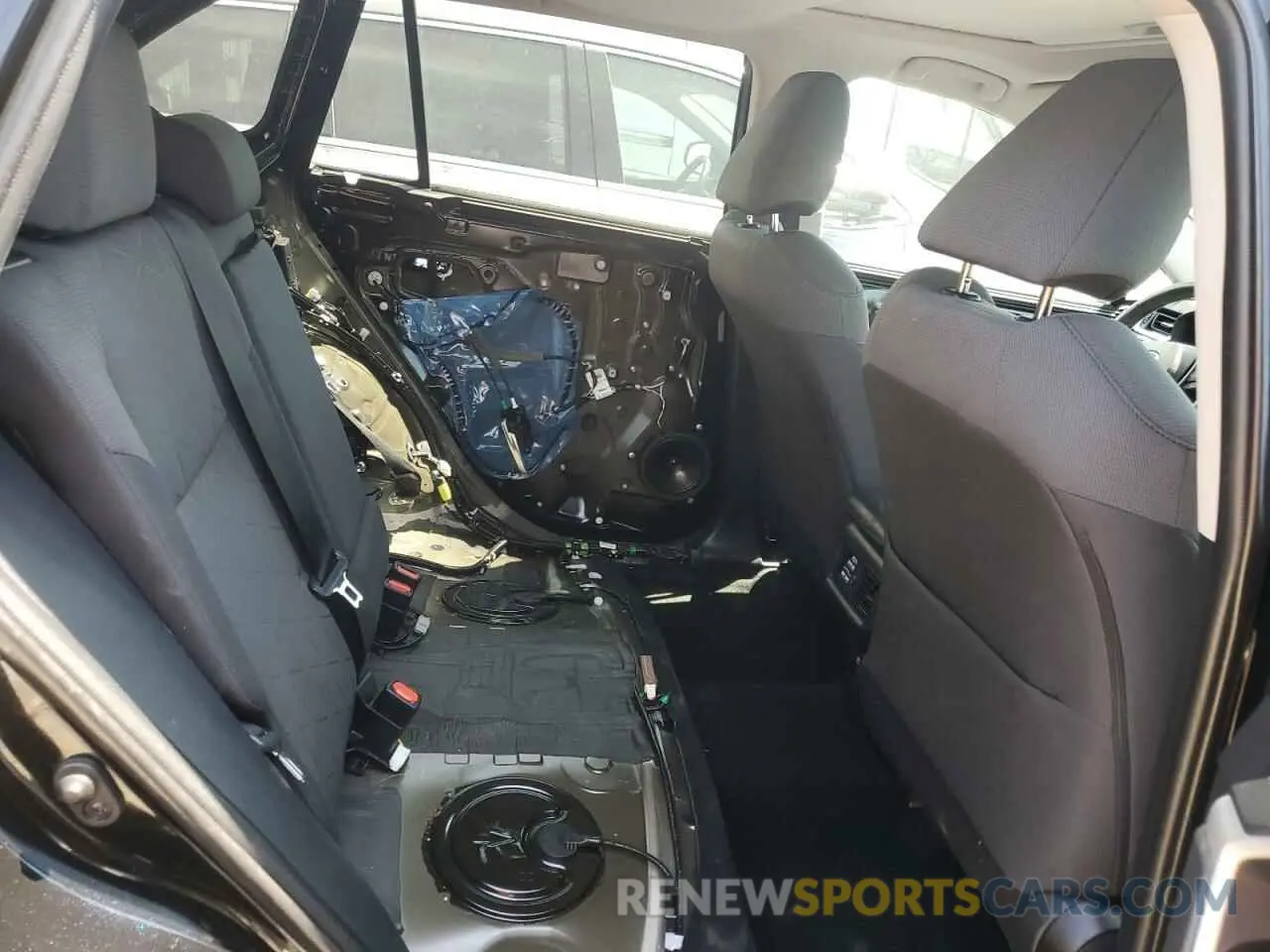11 Photograph of a damaged car 2T3P1RFV9LW139689 TOYOTA RAV4 2020