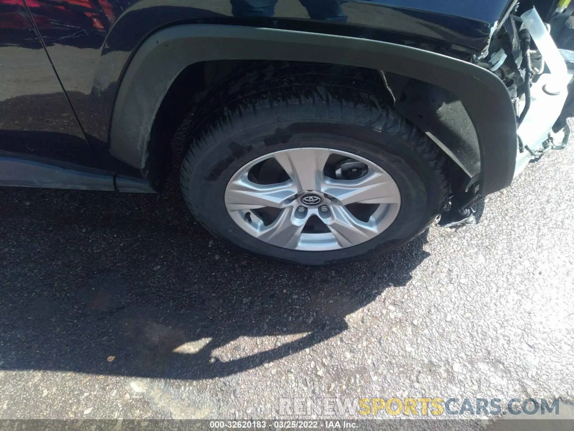 15 Photograph of a damaged car 2T3P1RFVXLC079066 TOYOTA RAV4 2020